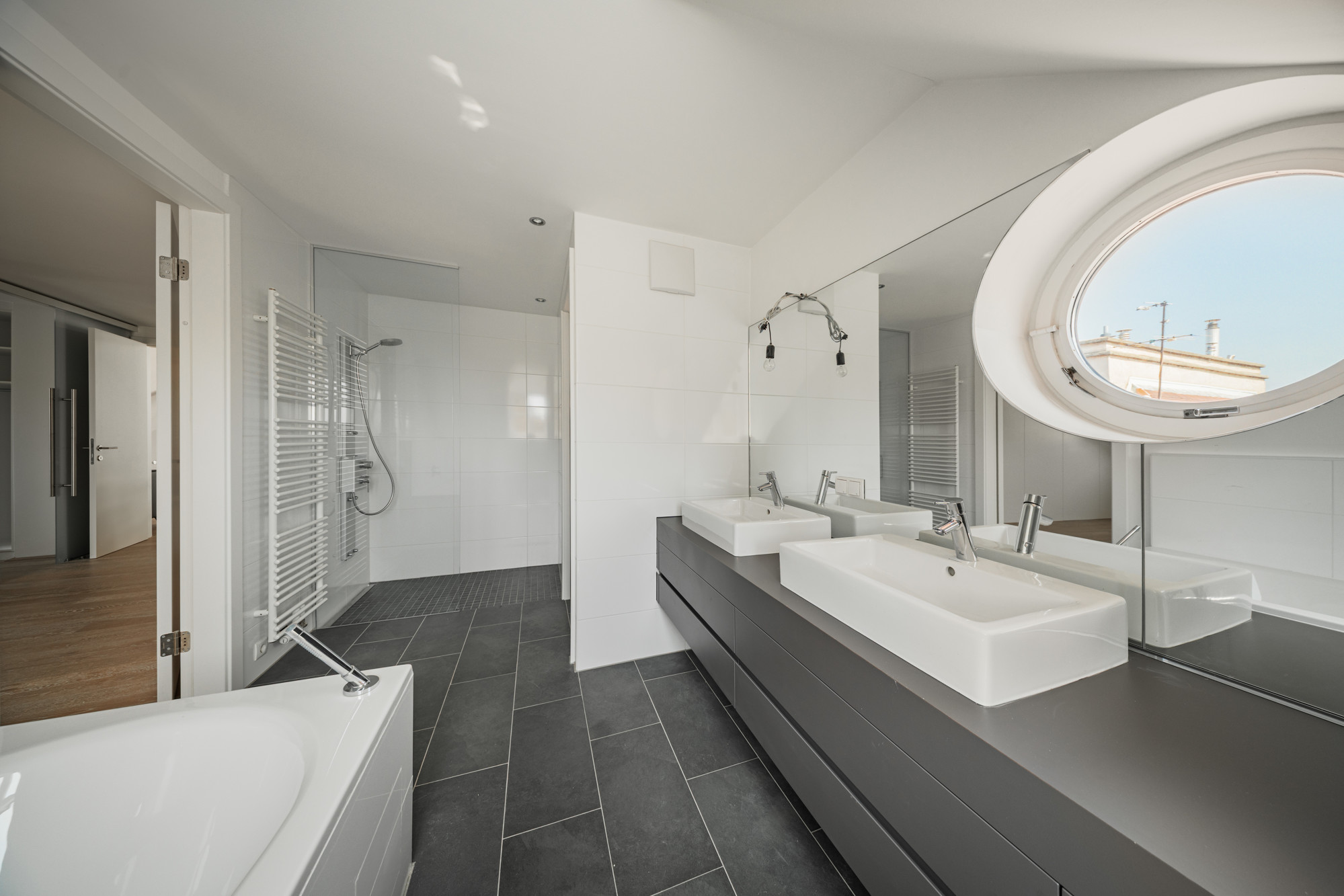 Above the rooftops of Vienna’s city center