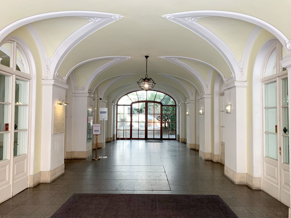 3-room apartment in a city-center palace