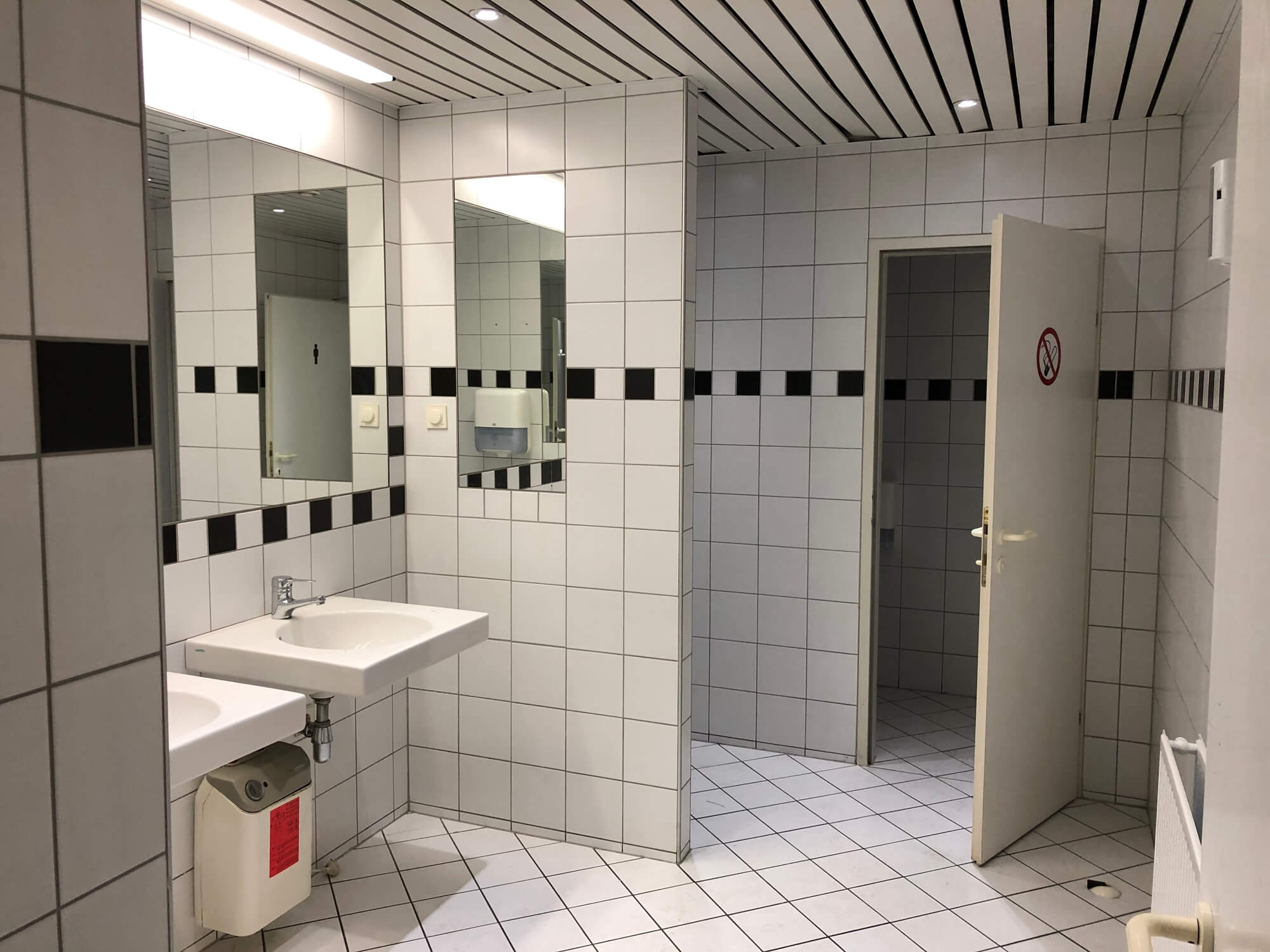 Moderne Lagerflächen an der S1