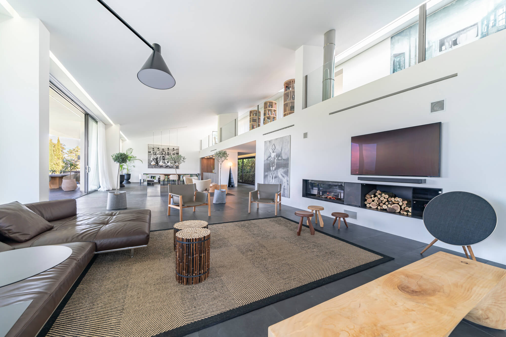 Stunning architect villa near Cannes