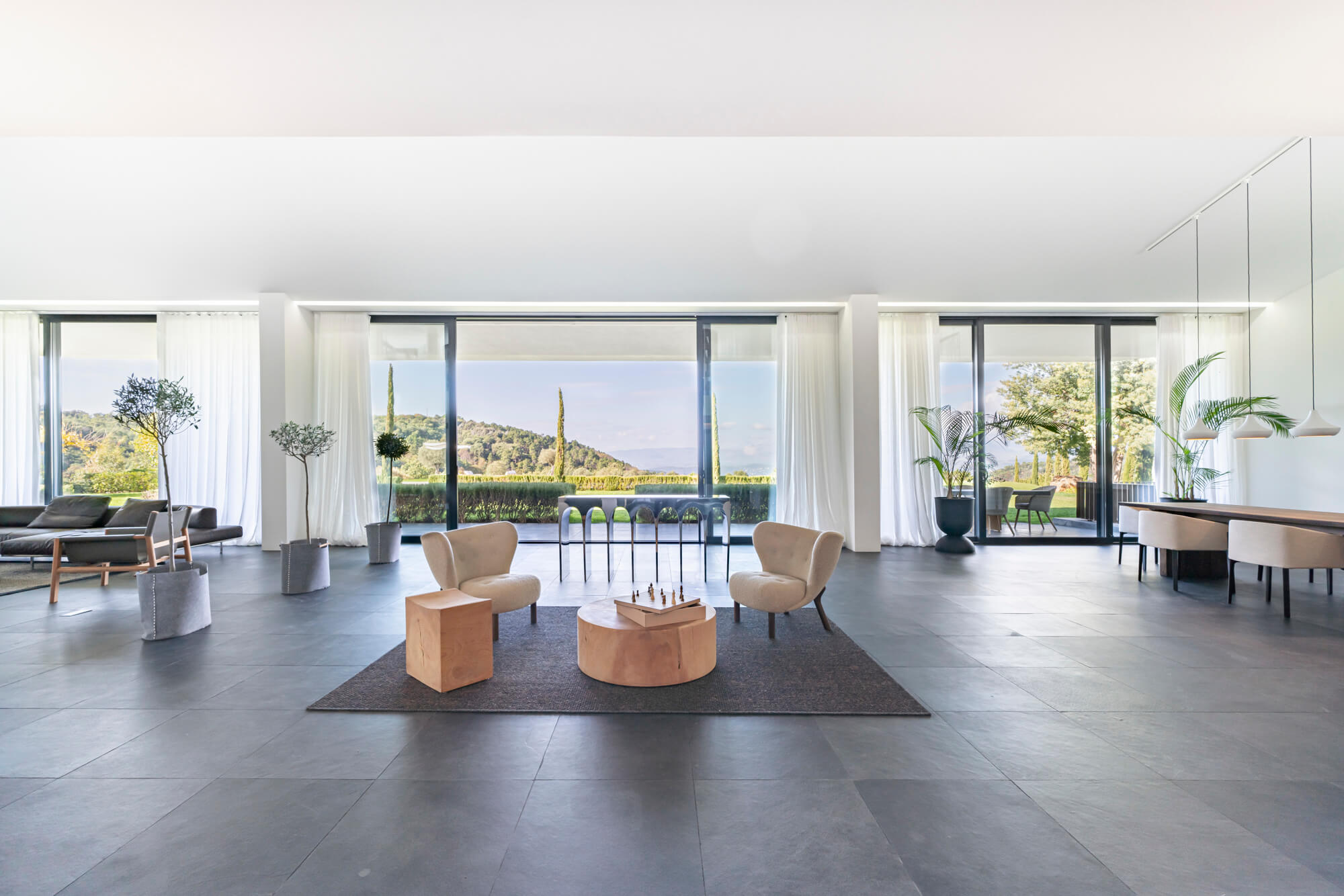 Stunning architect villa near Cannes