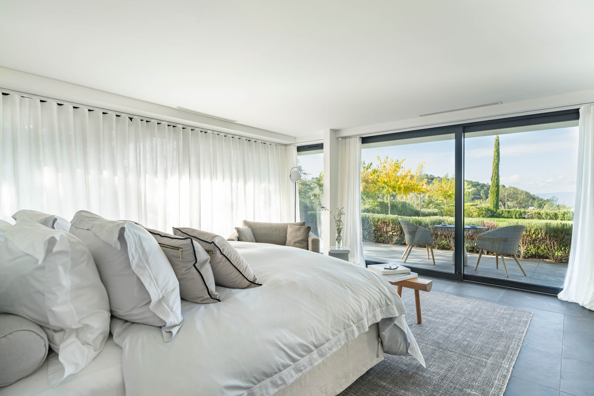 Stunning architect villa near Cannes