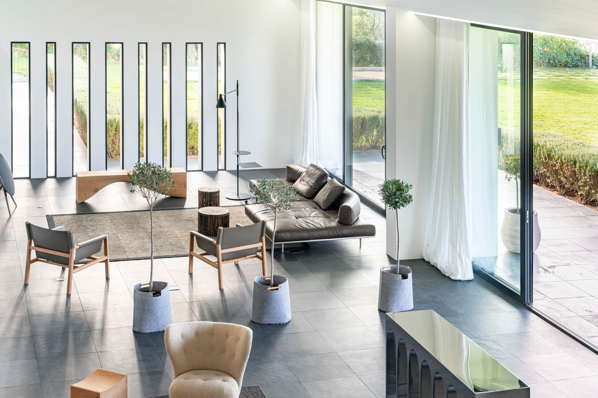 Stunning architect villa near Cannes