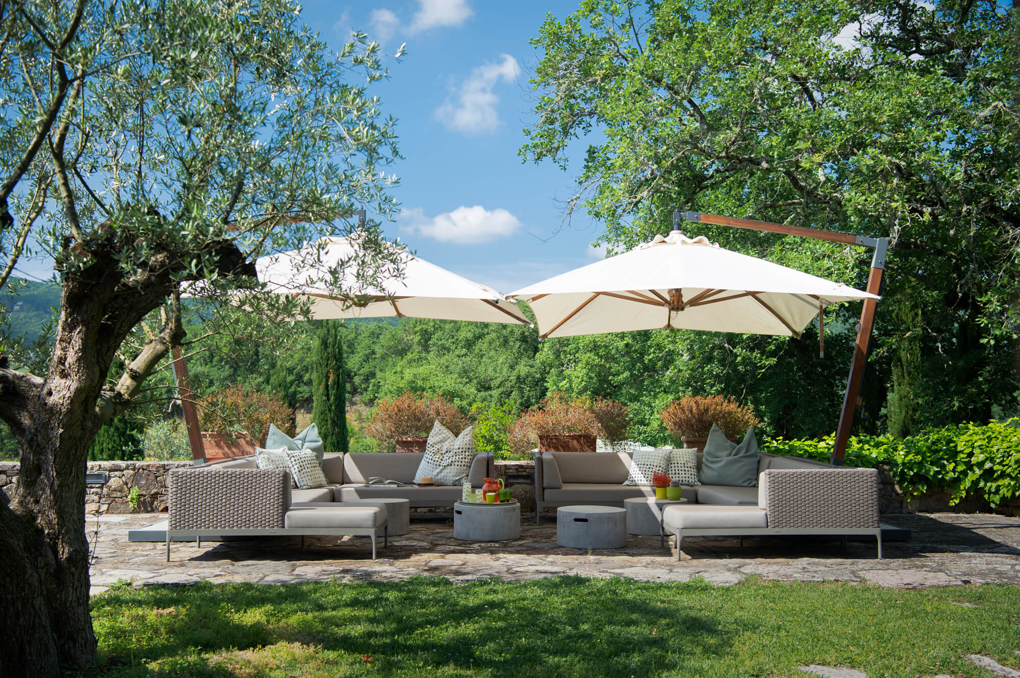 Großes Landhaus mit modernen Elementen und Pool in der Toskana