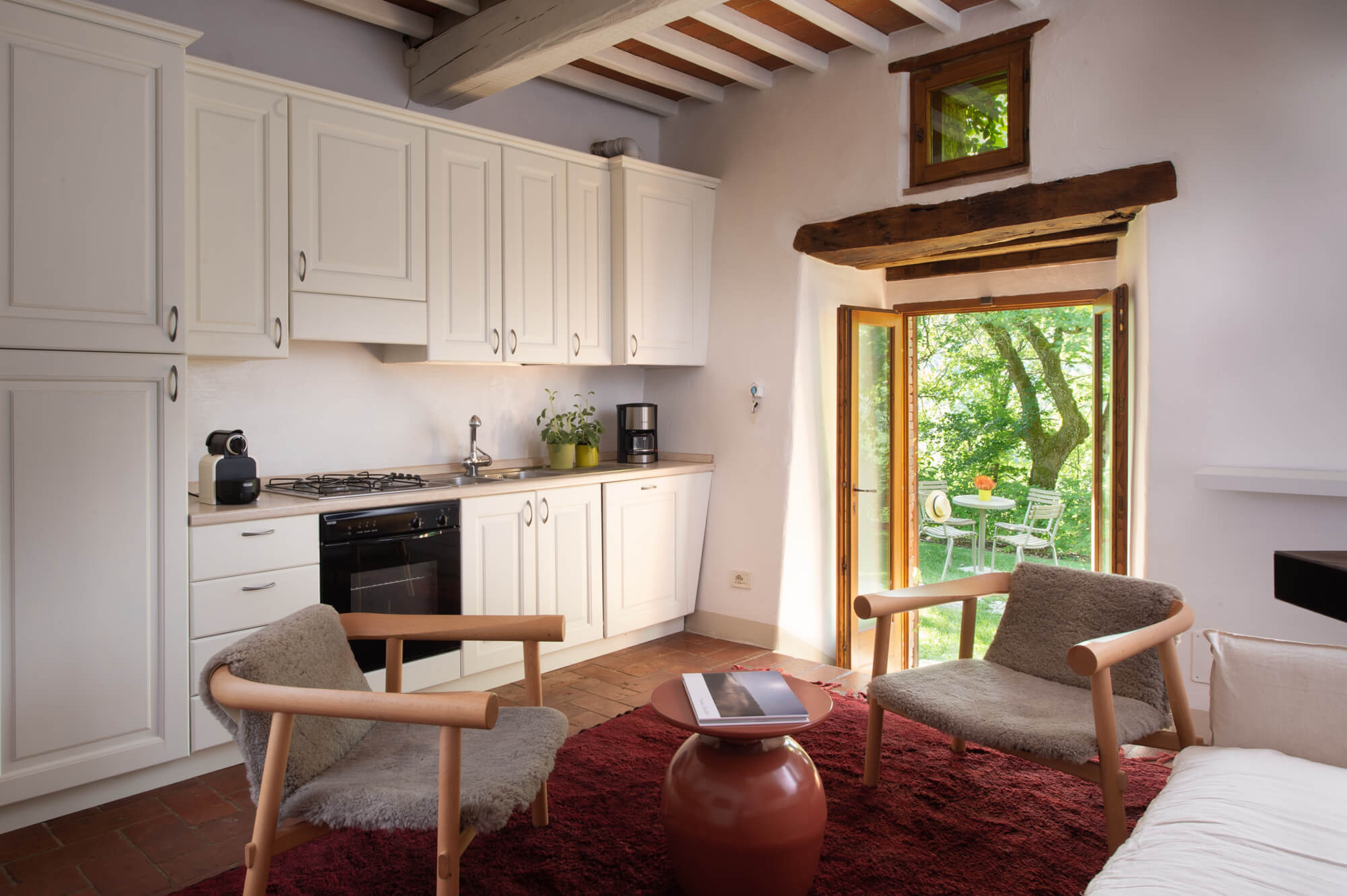 Großes Landhaus mit modernen Elementen und Pool in der Toskana