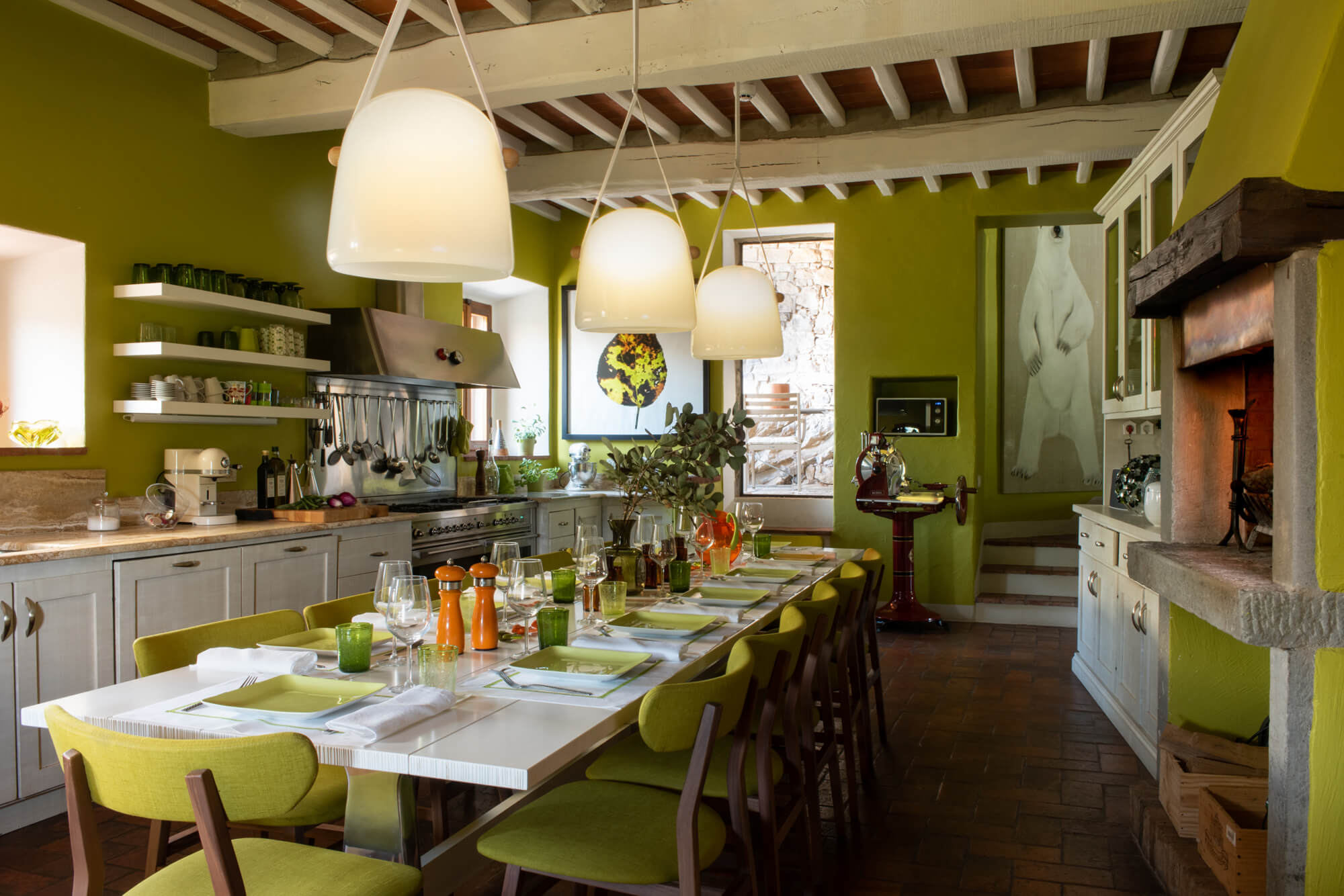 Großes Landhaus mit modernen Elementen und Pool in der Toskana