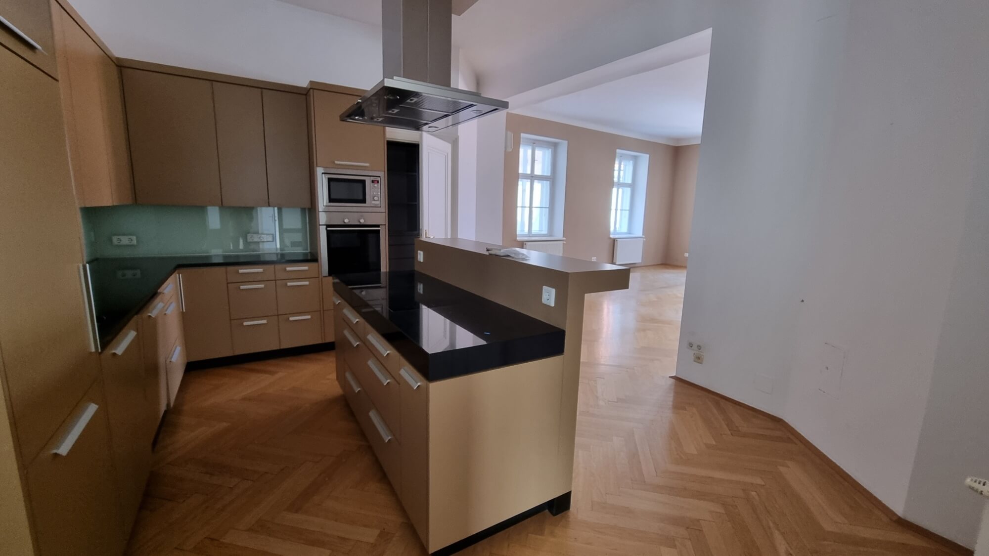 wunderschöne Altbauwohnung - beste Lage - 4.Liftstock