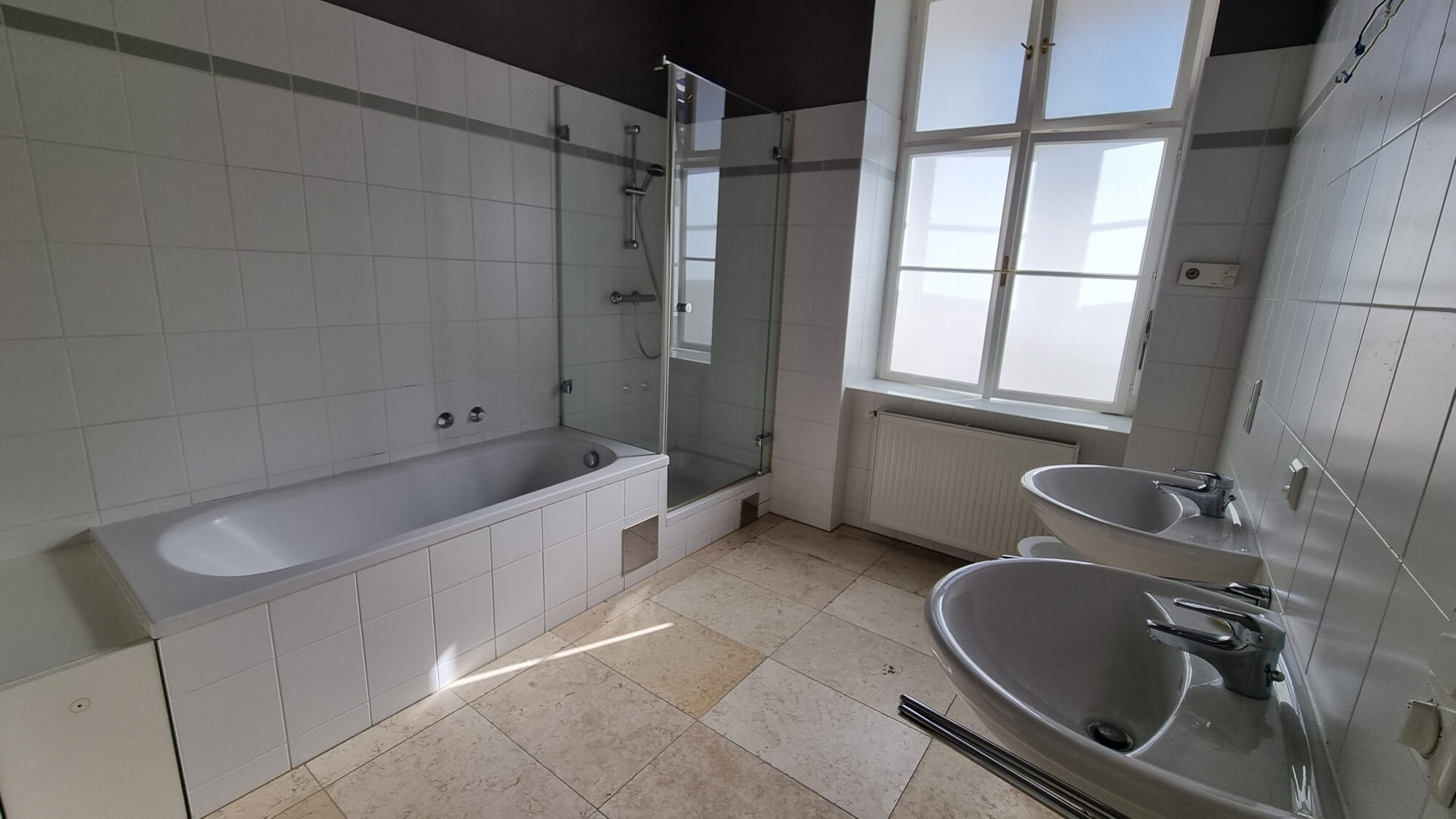 wunderschöne Altbauwohnung - beste Lage - 4.Liftstock