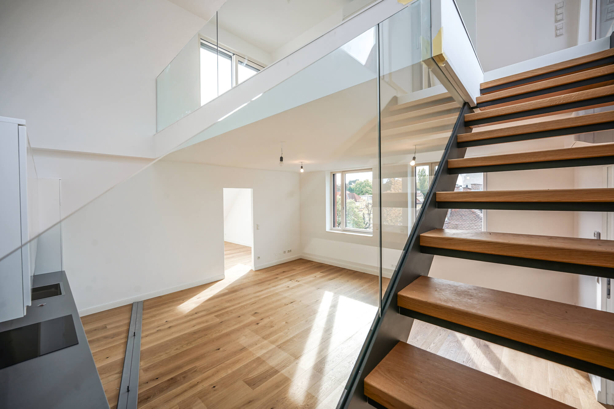 Dachgeschosswohnung mit zwei Dachterrassen und Gartenparzelle in Hietzing