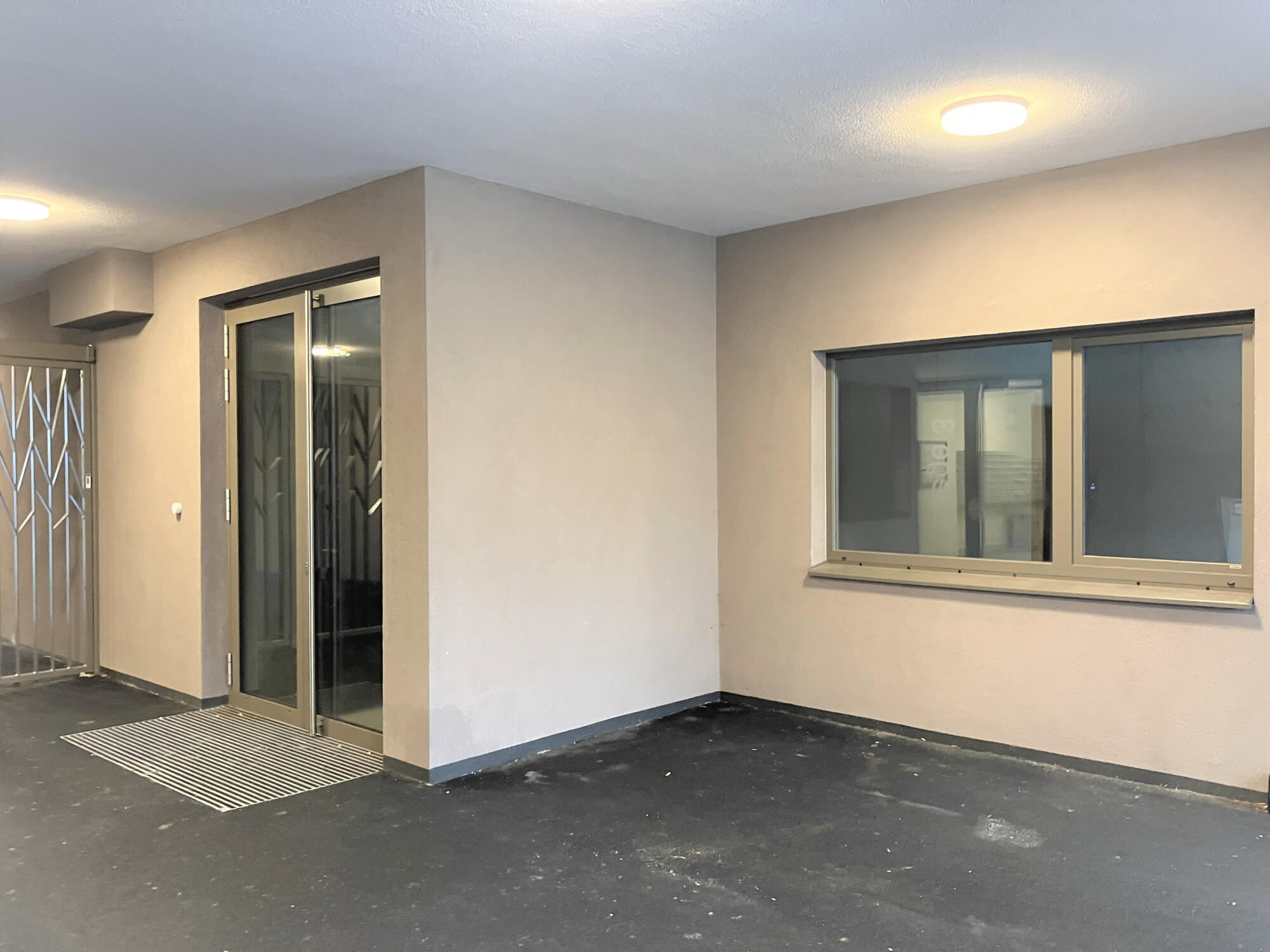 Commercial space in the residential garden