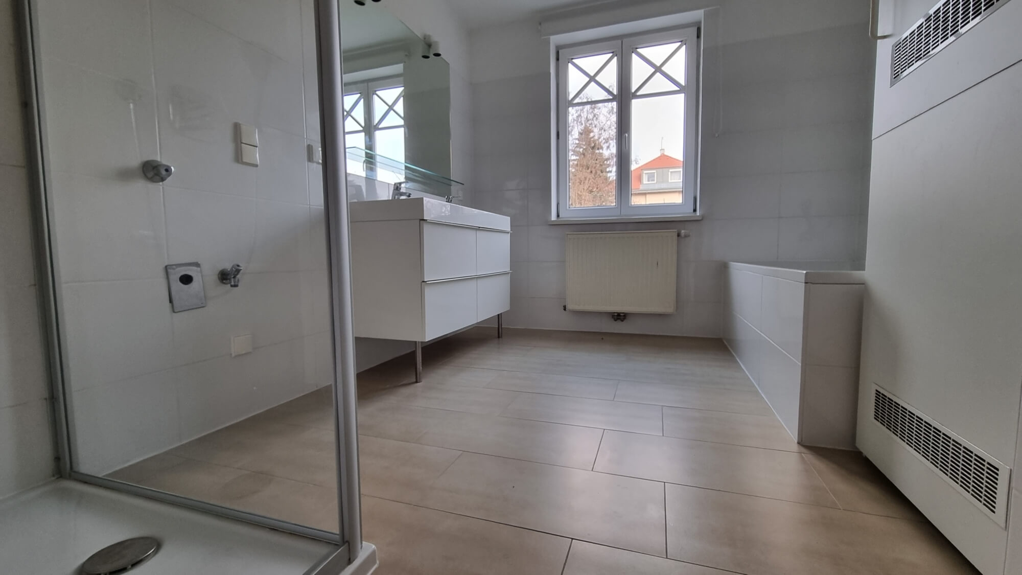 Sonnige Neubauwohnung mit Balkon