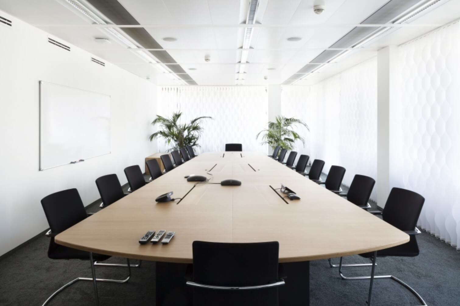 EURO PLAZA 1 - Ihr All-in-1 Büro