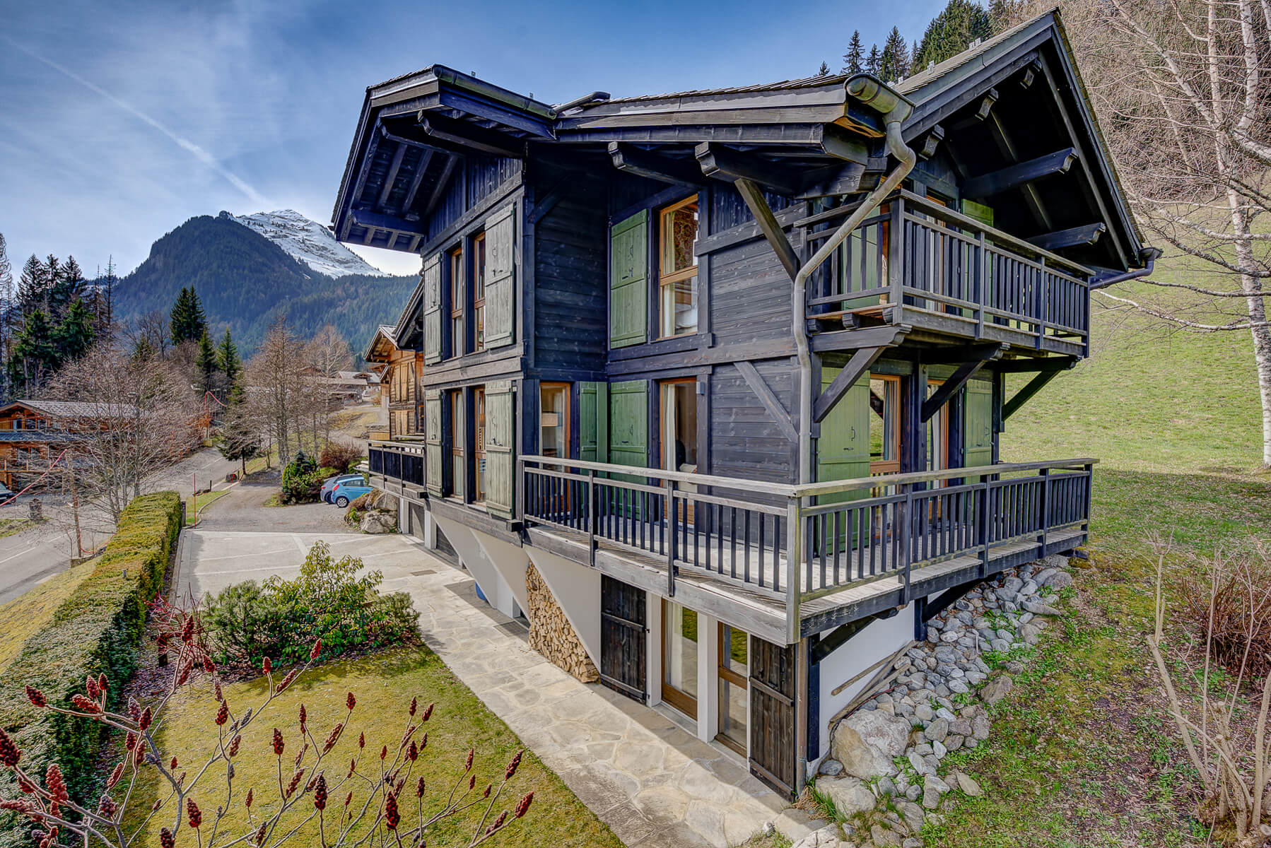 Chalet with panoramic views over Morzine and the mountains.