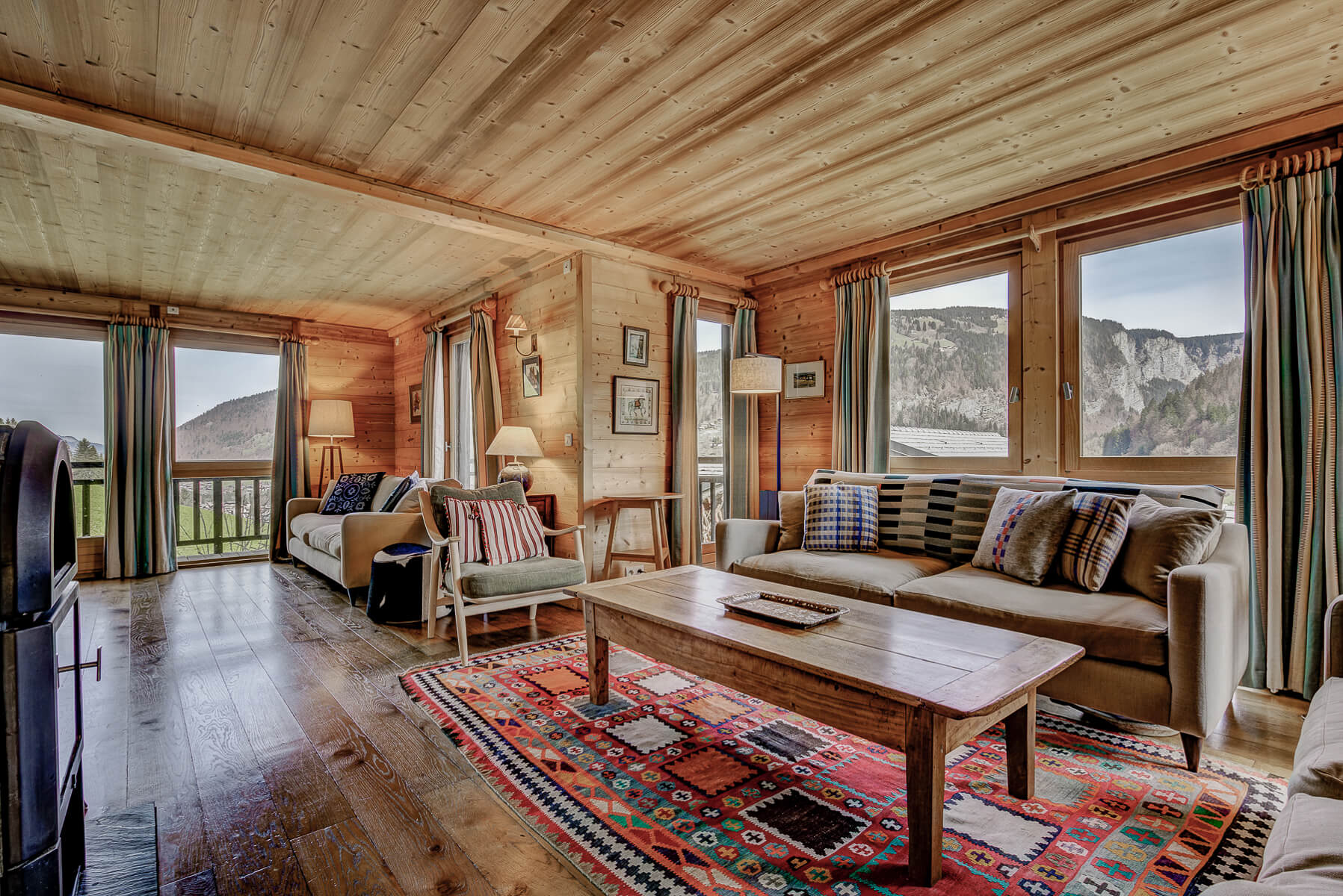 Chalet with panoramic views over Morzine and the mountains.