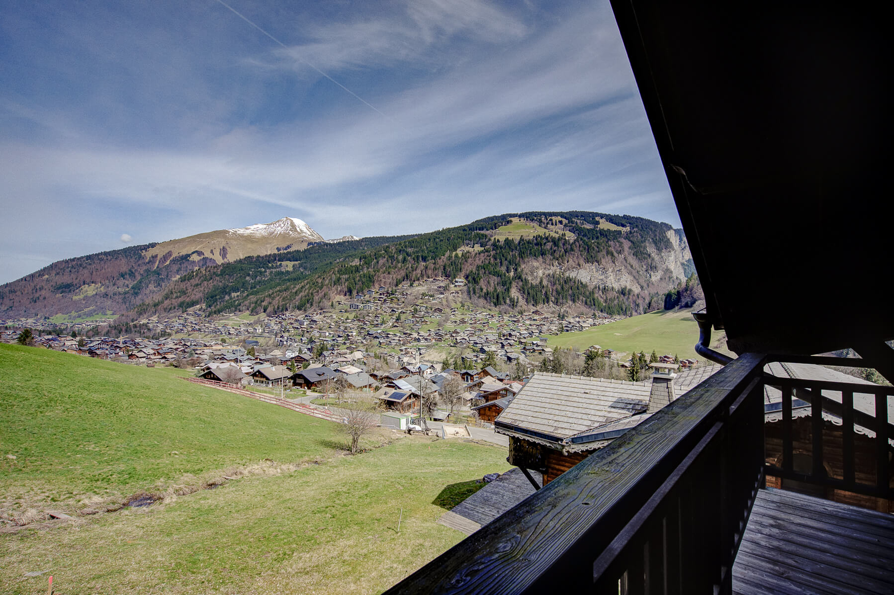 Chalet with panoramic views over Morzine and the mountains.
