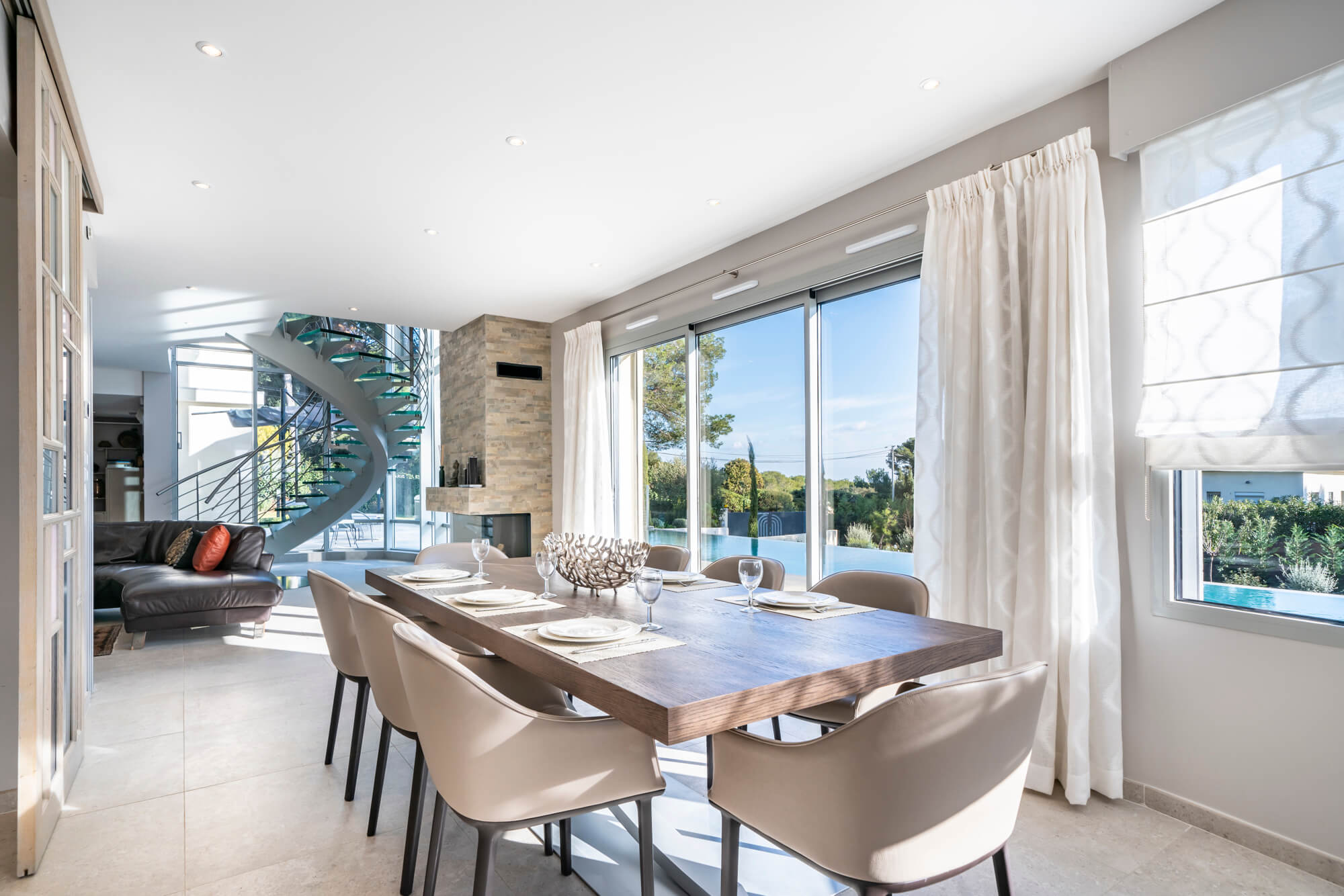 Art Deco Villa mit Pool und Meerblick