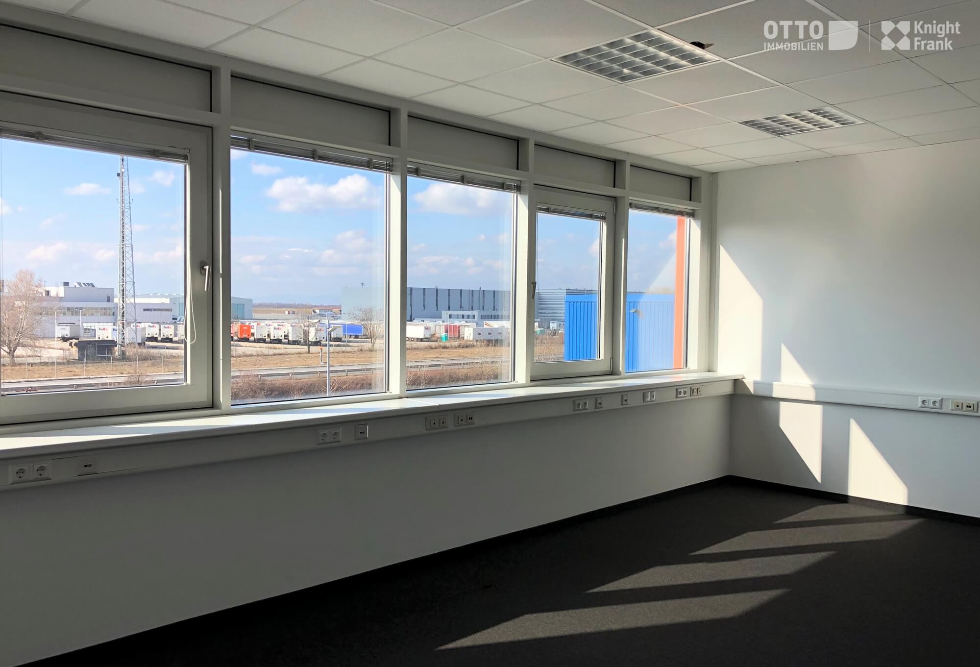 Logistics Facility / Vienna Airport