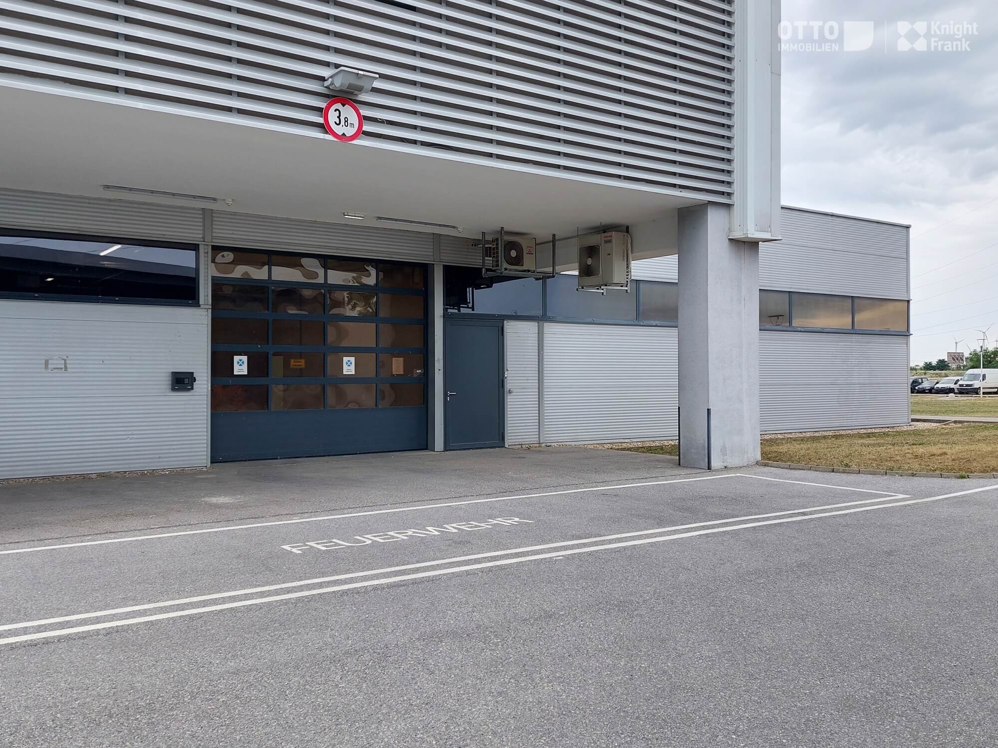 Moderne Lagerhalle mit Büro an der A4: Neusiedl & Parndorf