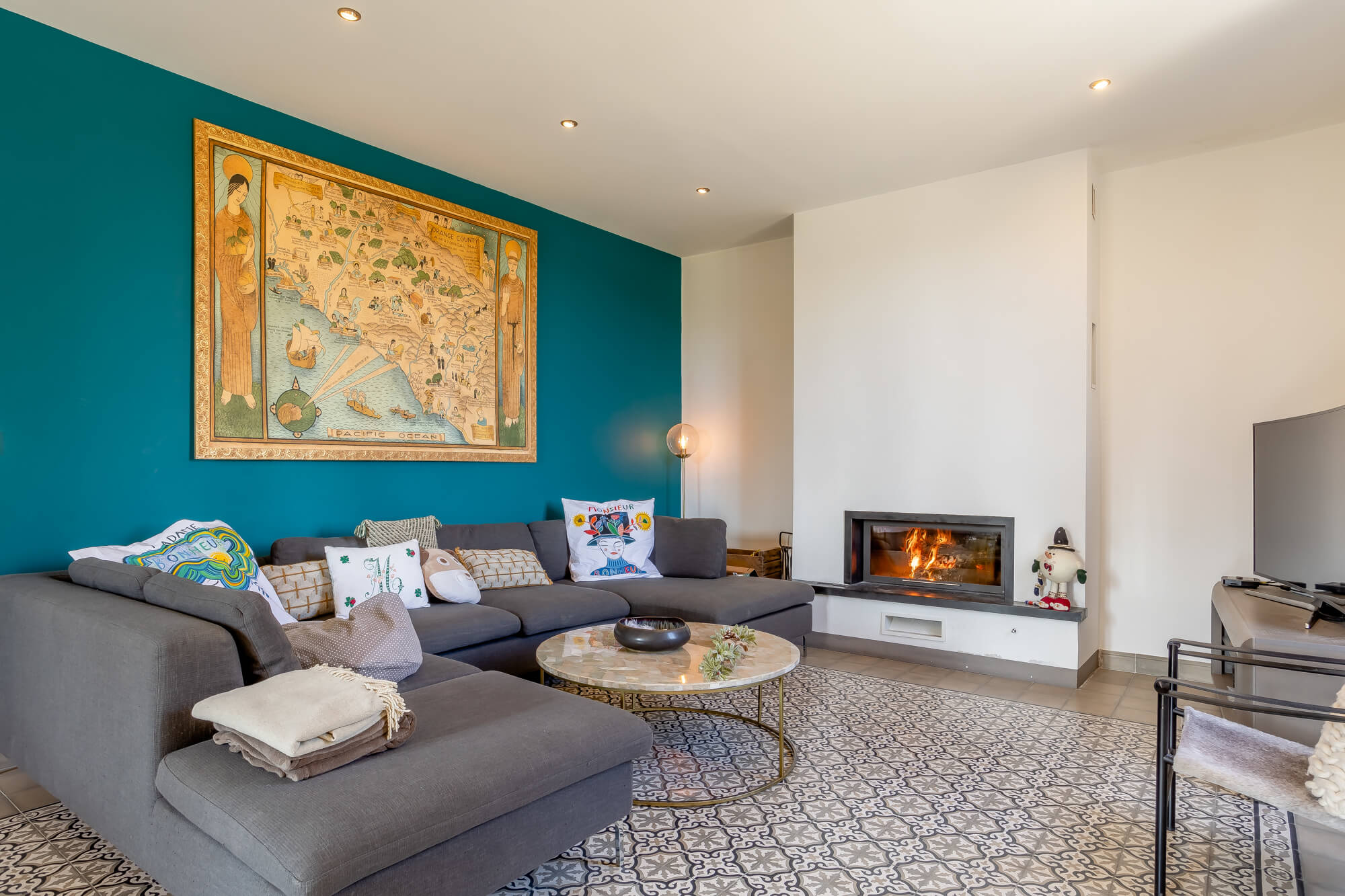 Hübsches Steinhaus mit Pool