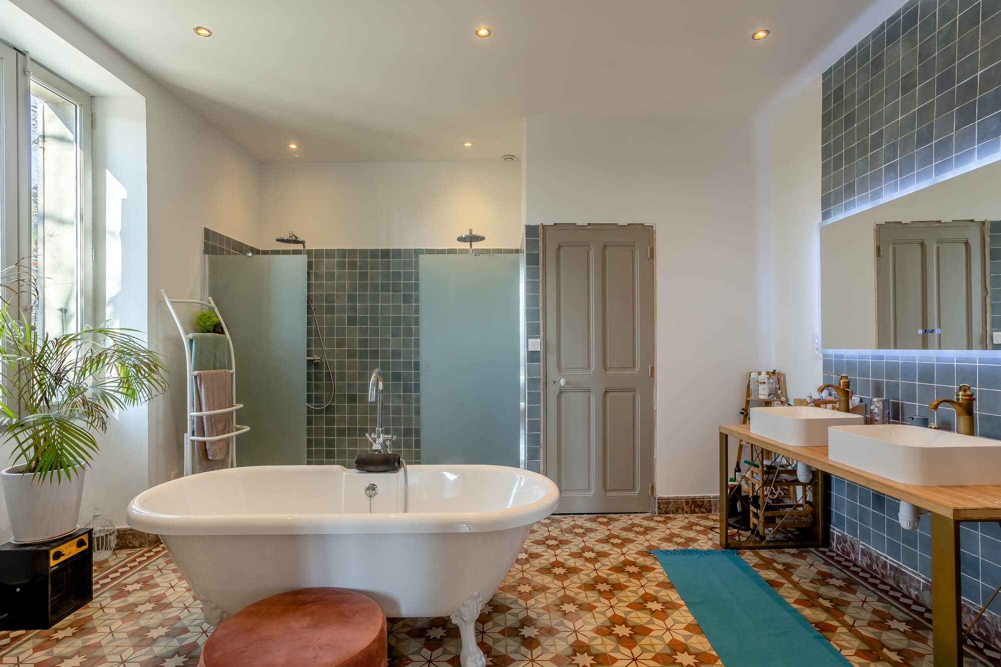 Hübsches Steinhaus mit Pool