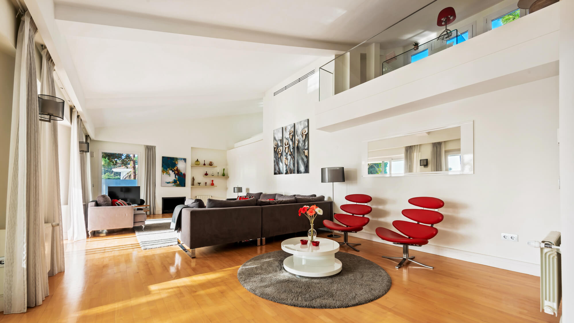 Exceptional villa with large garden in Hacienda Las Chapas