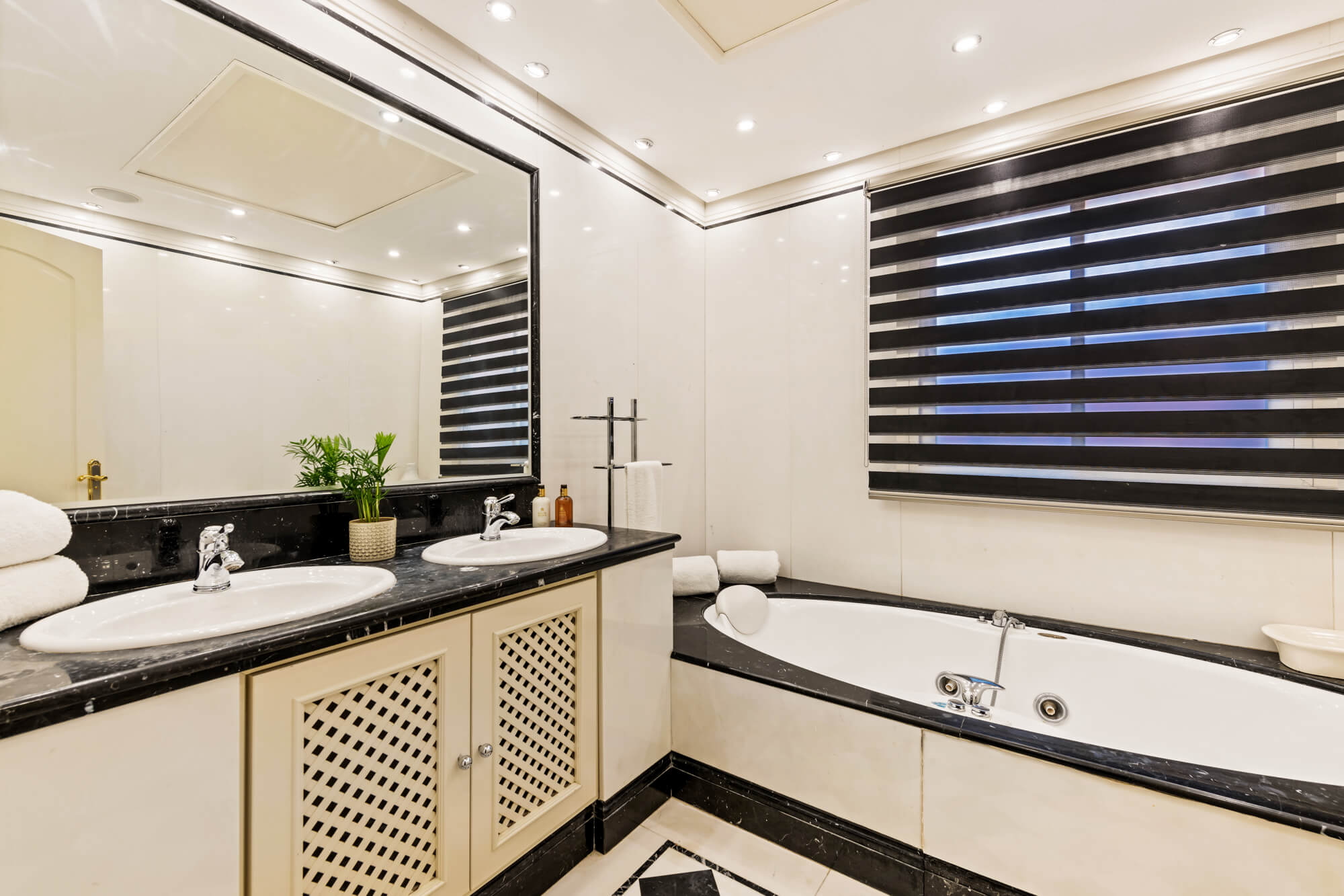 Casa Nova One - Apartment in beachfront complex