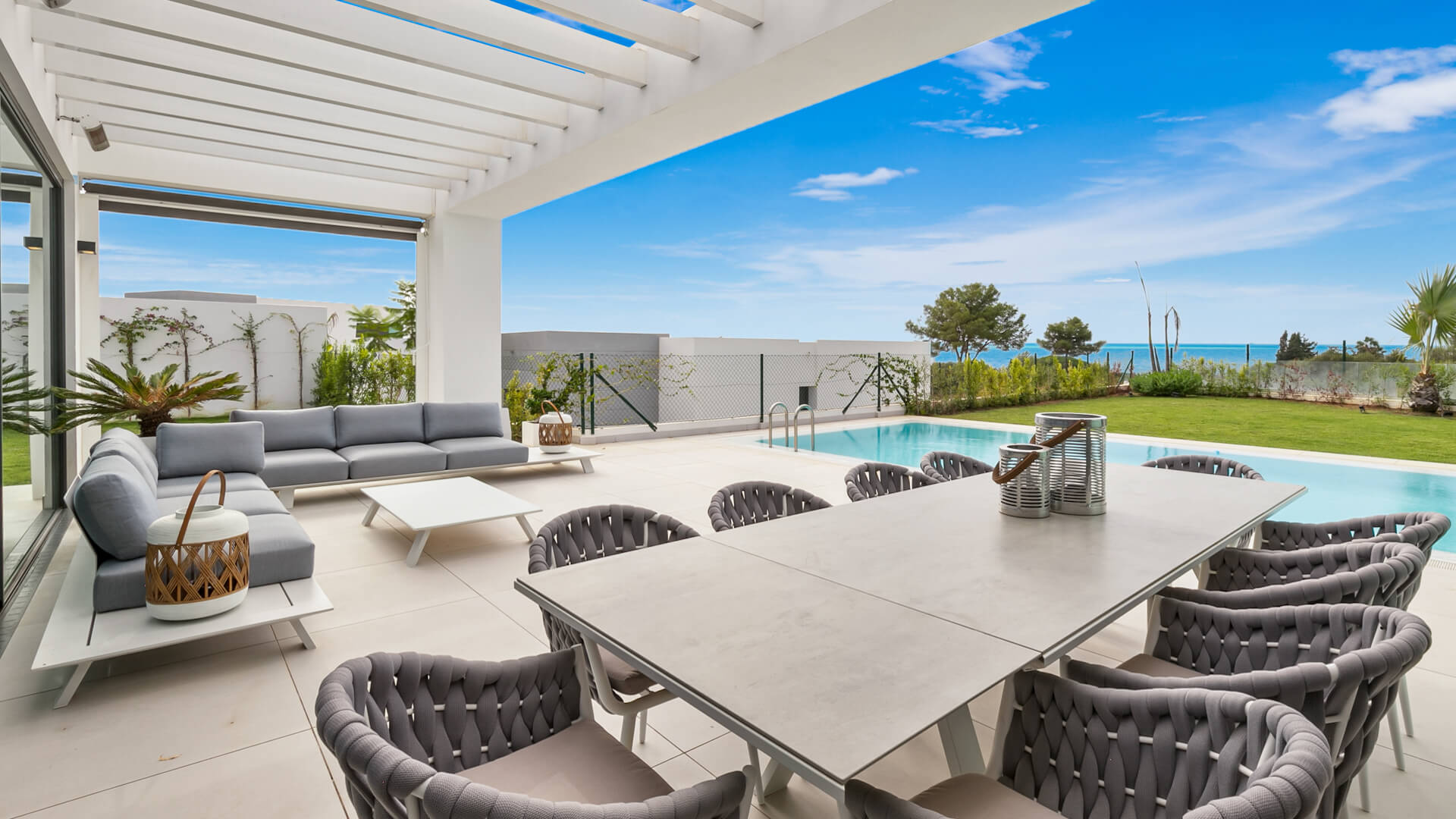 Luxury living in a gated community near Cabopino