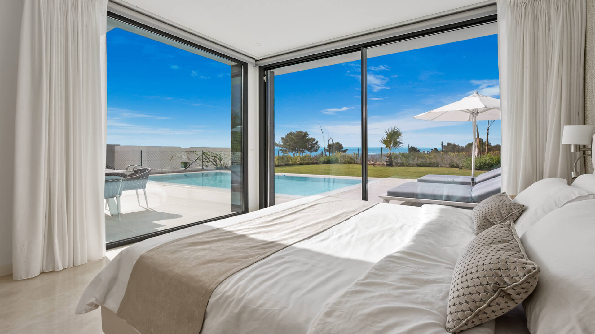 Luxury living in a gated community near Cabopino