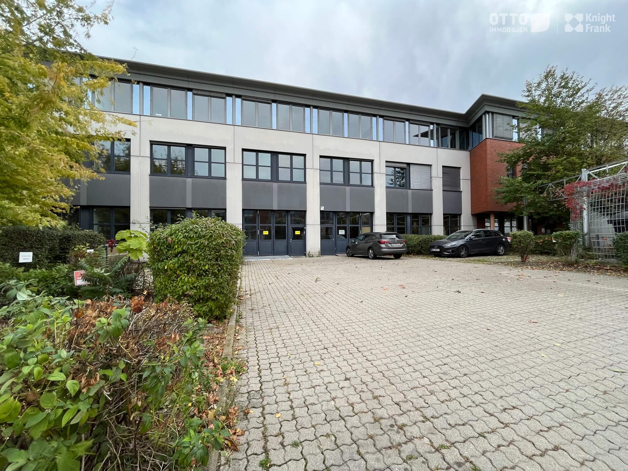 Moderne Lagerflächen an der S1