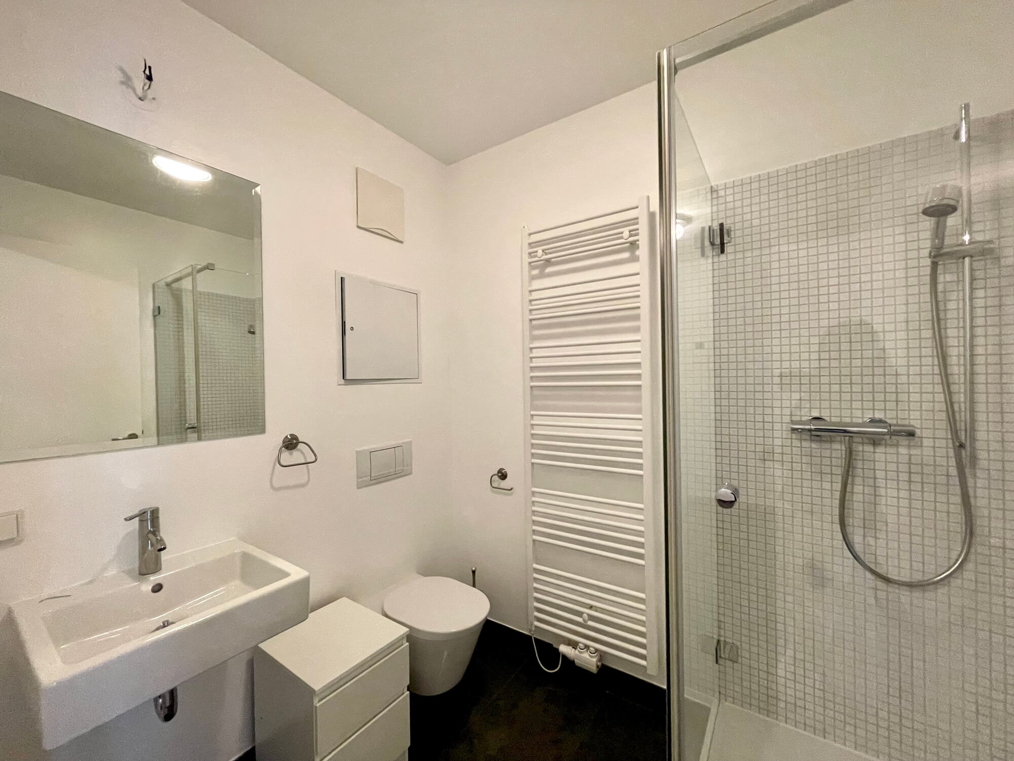 TOP Neubauwohnung, 3 Schlafzimmer und Loggia - Garage verfügbar - mitten im 7. Bezirk!