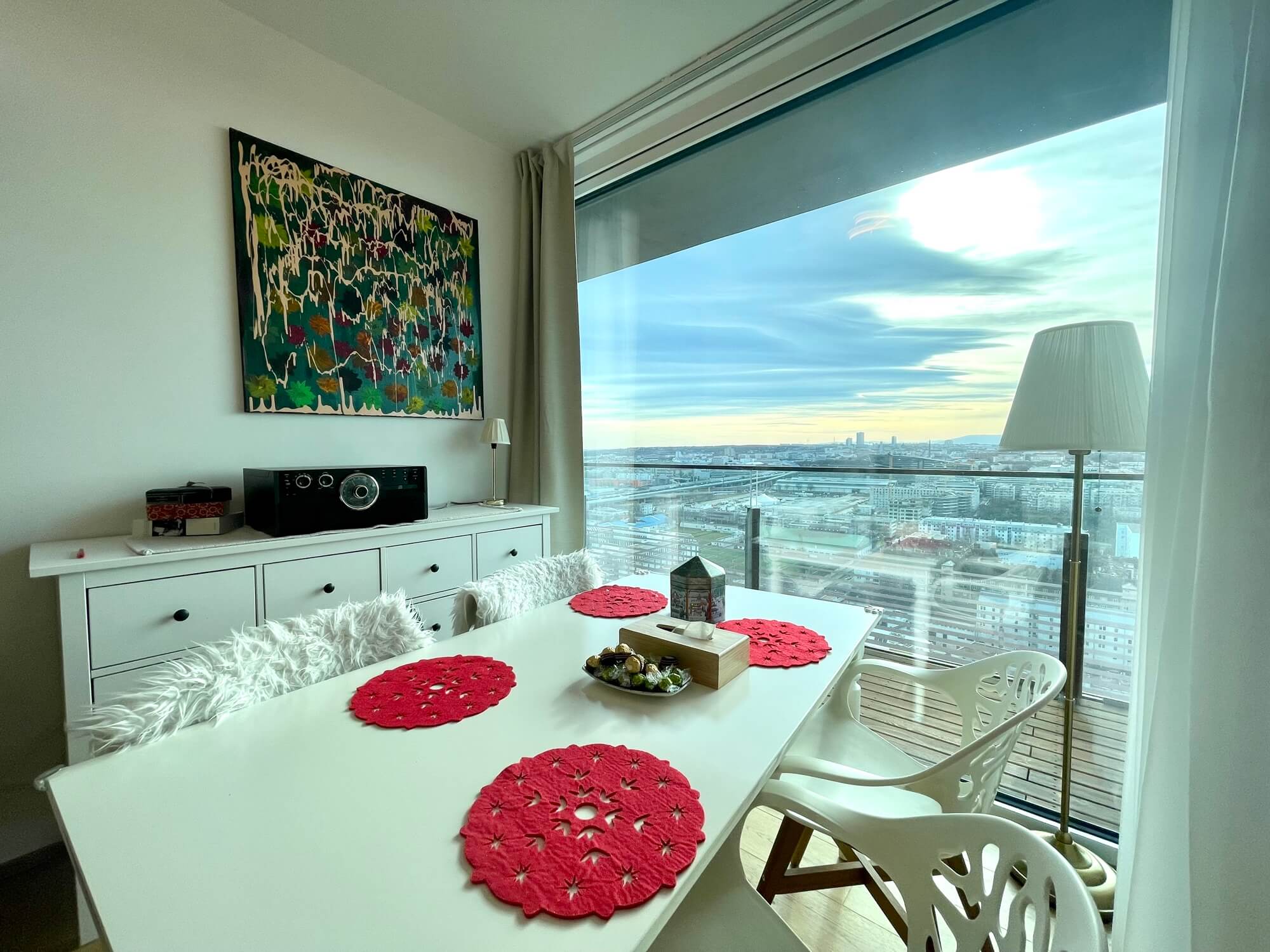 23. Stock - TrIIIple -  komplett möbliert - zur Miete