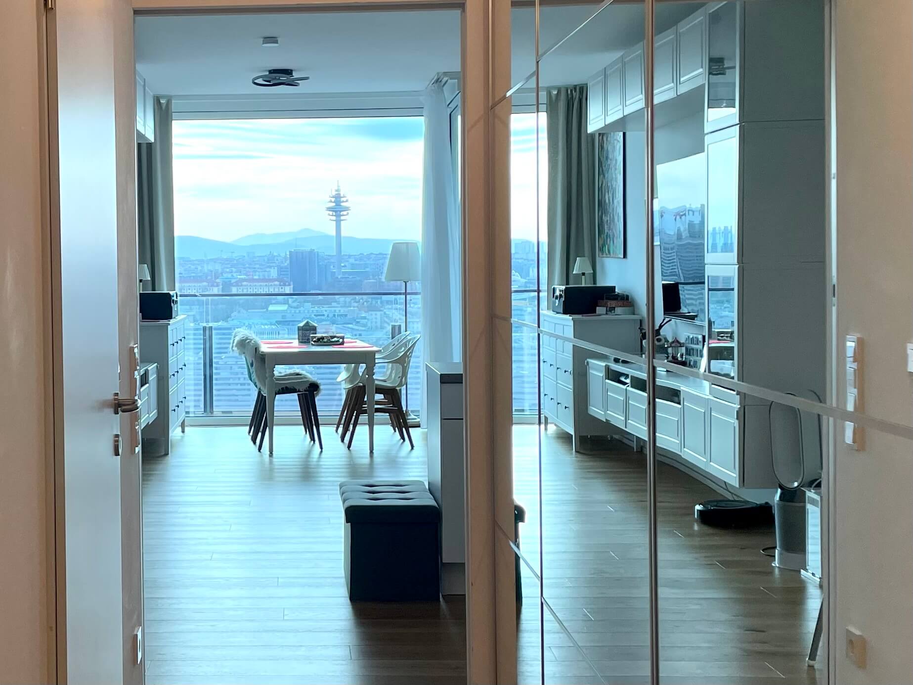 23. Stock - TrIIIple -  komplett möbliert - zur Miete