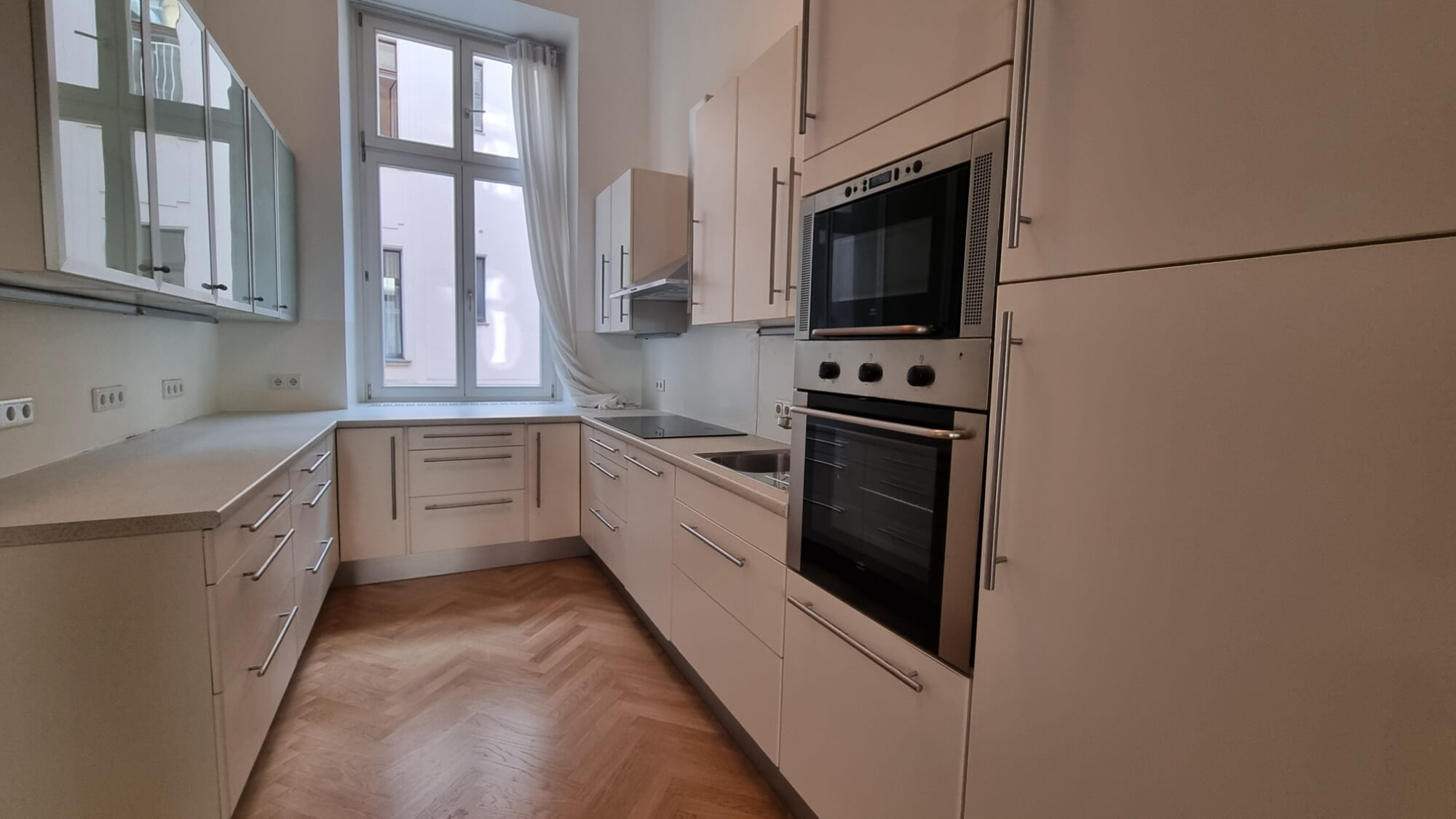 Klassischer Altbau 5 Zimmer beim Theresianum