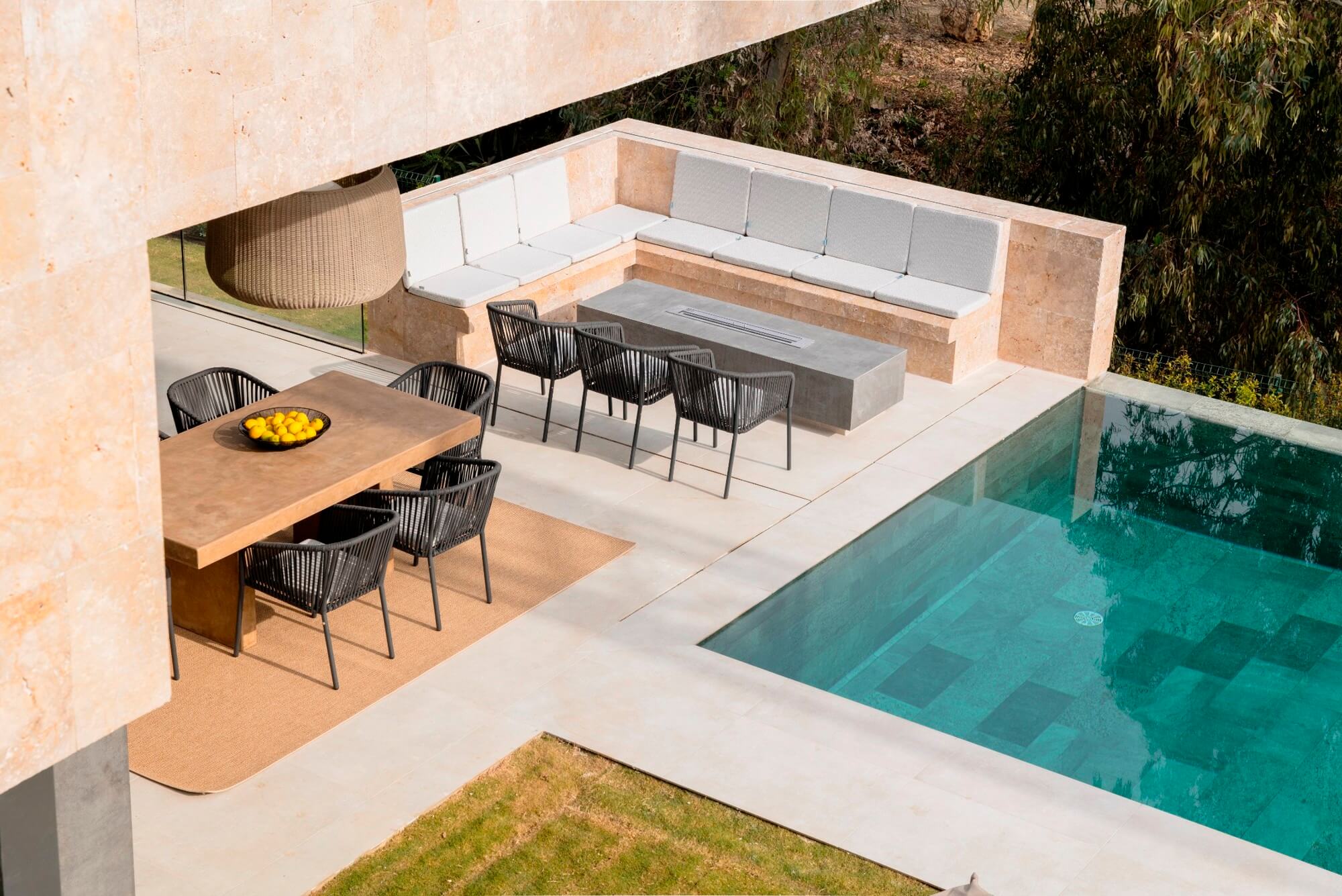 Exquisite Residence: Luxury Villa in La Cerquilla, Nueva Andalucia