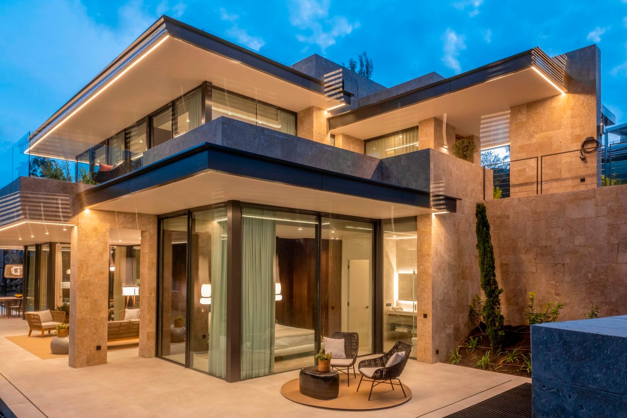 Exquisite Residence: Luxury Villa in La Cerquilla, Nueva Andalucia