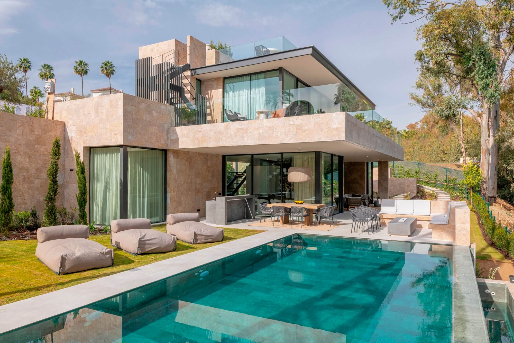 Exquisite Residence: Luxury Villa in La Cerquilla, Nueva Andalucia