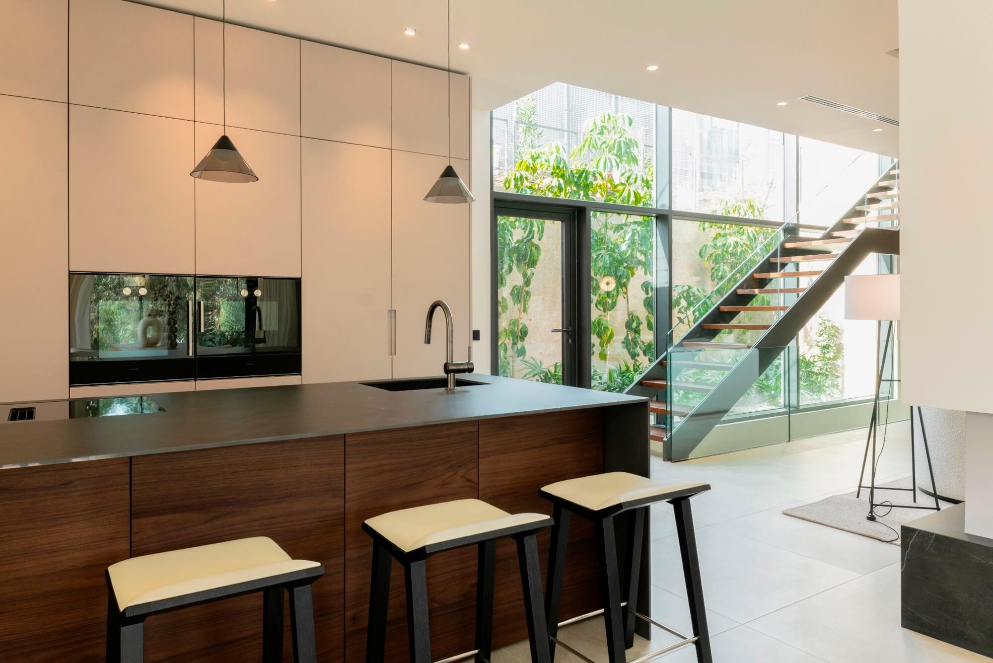 Exquisite Residence: Luxury Villa in La Cerquilla, Nueva Andalucia