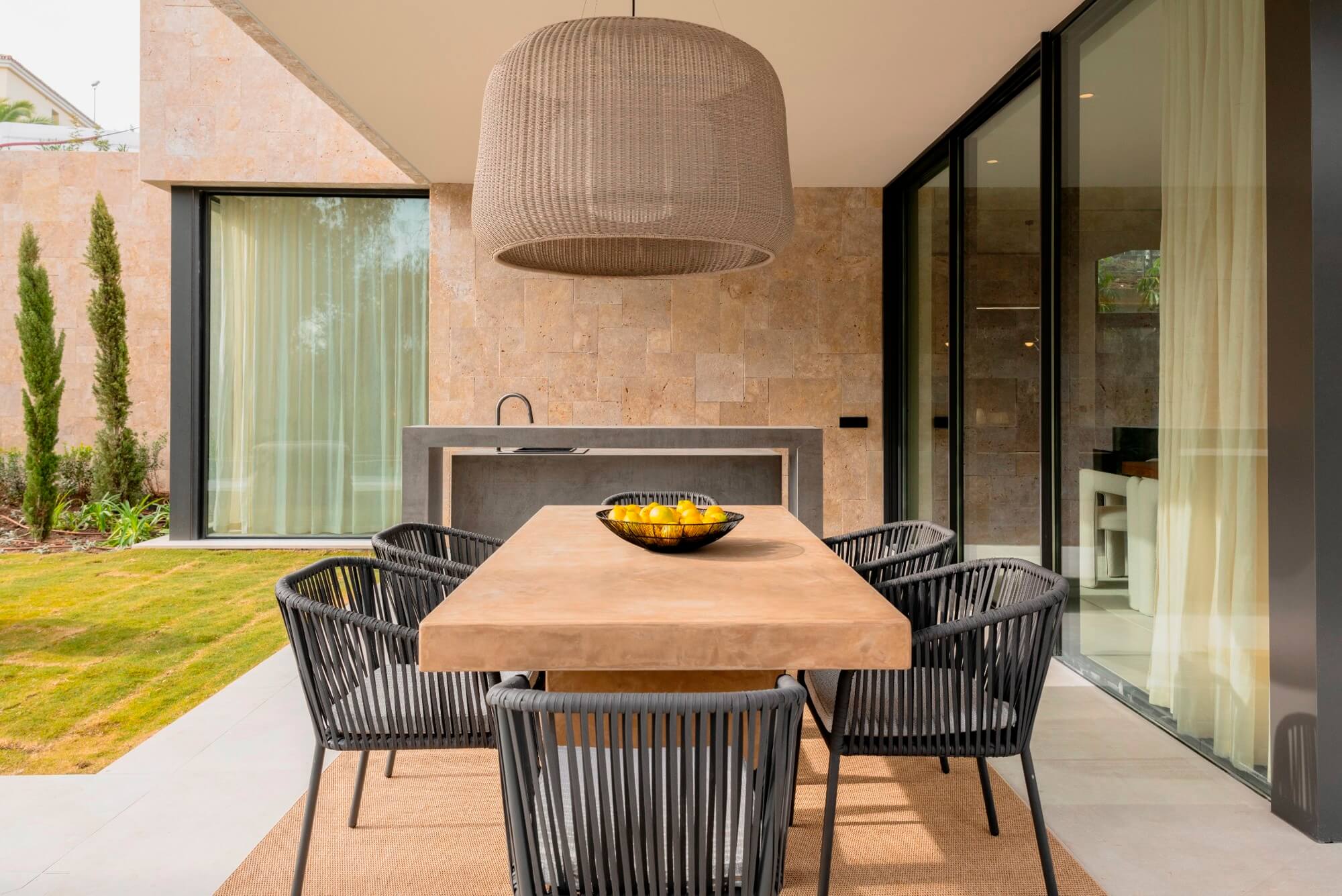 Exquisite Residence: Luxury Villa in La Cerquilla, Nueva Andalucia