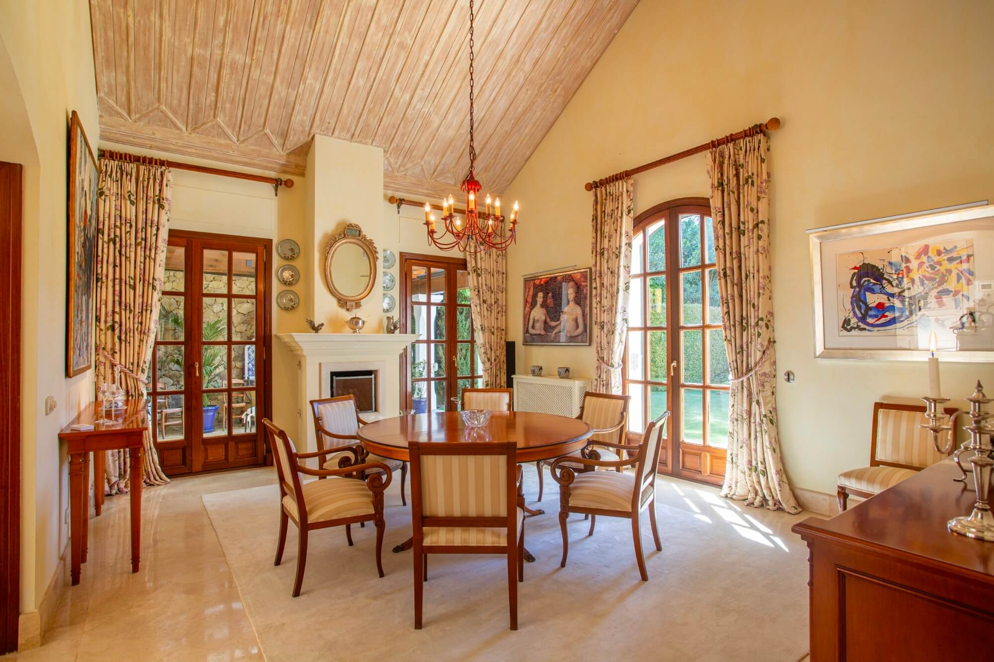 Vereda del Golf Jewel: Premium Beachfront Villa in East Marbella