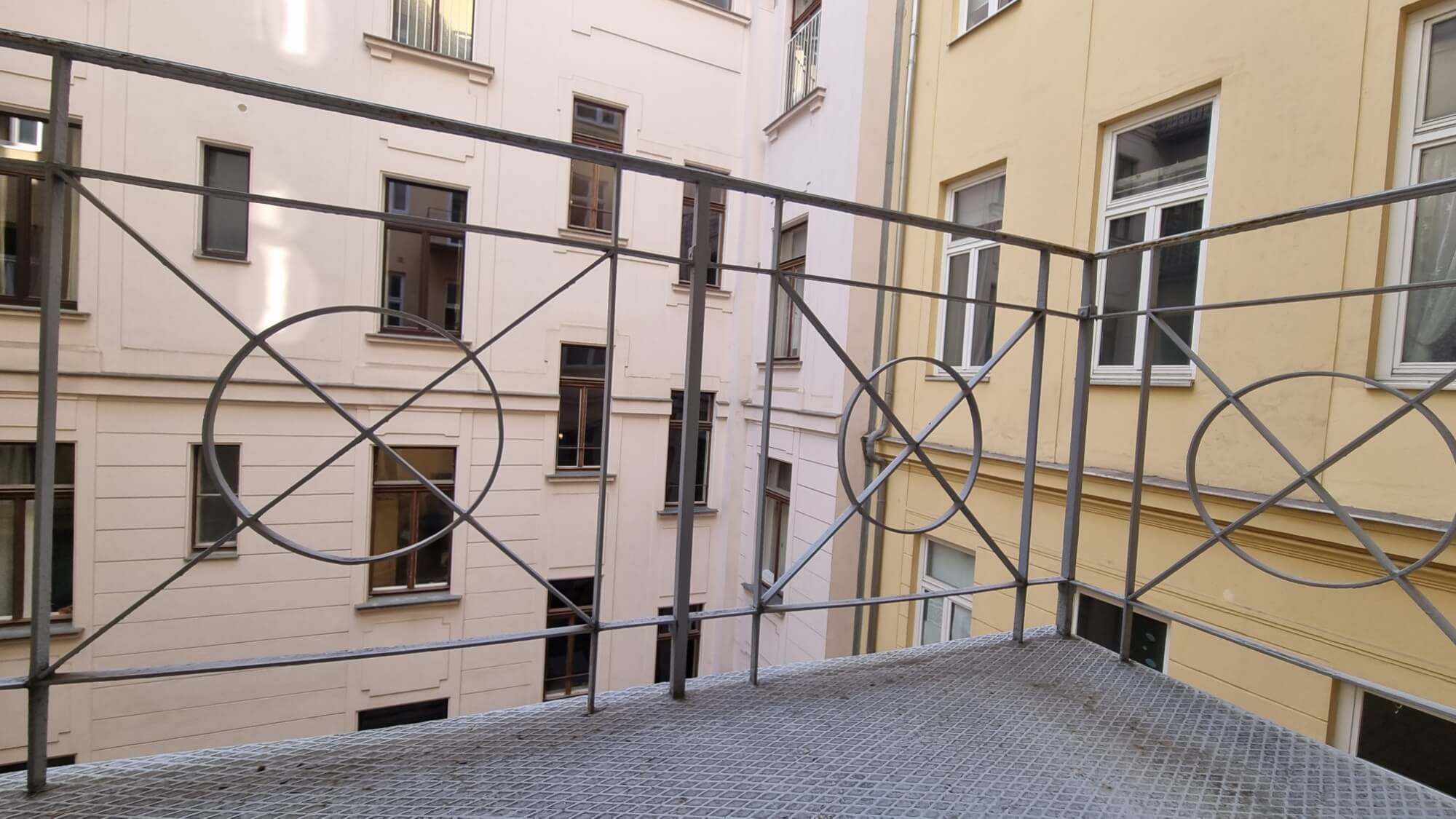 Klassischer Altbau 5 Zimmer beim Theresianum