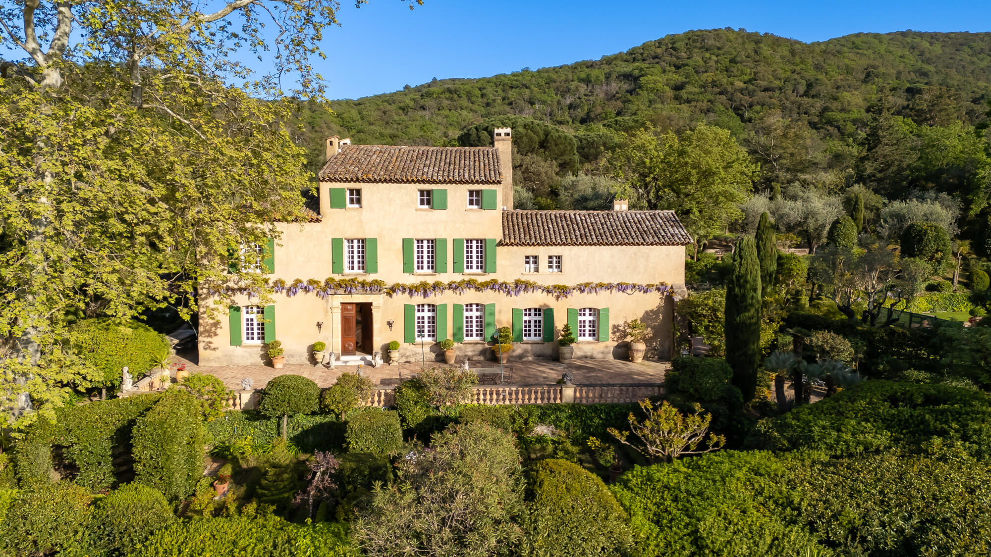 Stone house with pool for sale in Gordes