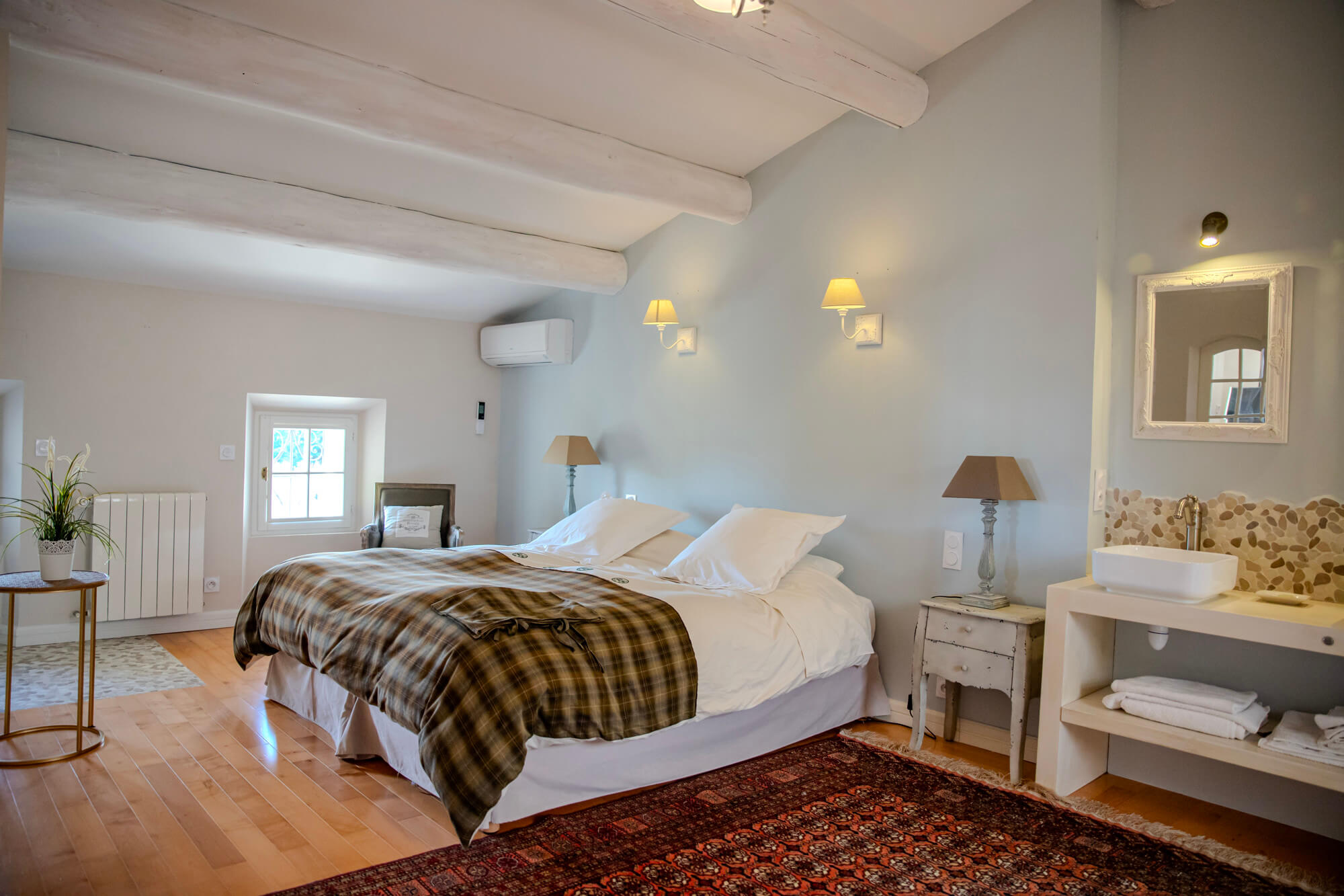 Exklusive Steinresidenz mit Pool zum Verkauf in Sablet