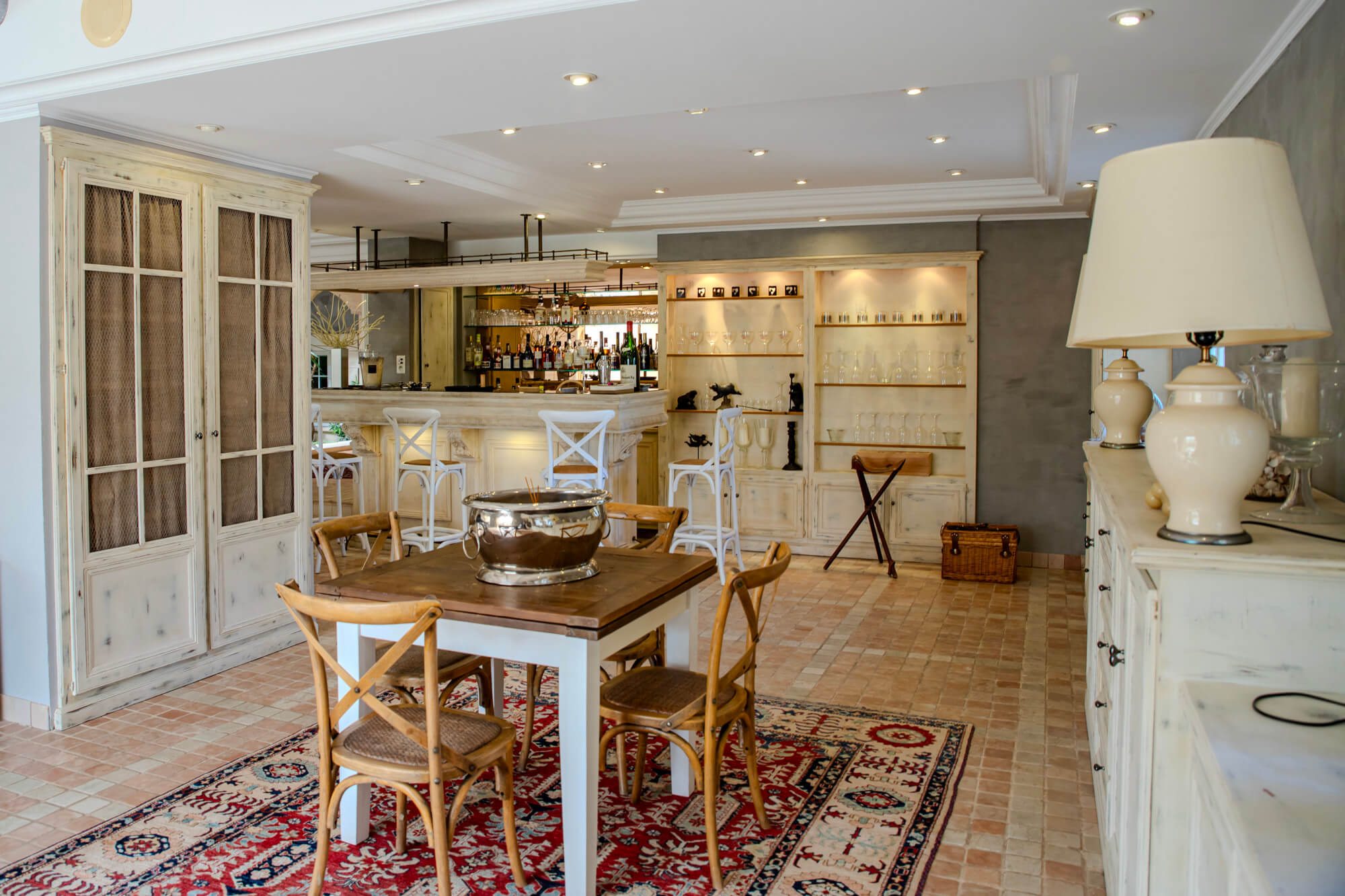 Exklusive Steinresidenz mit Pool zum Verkauf in Sablet