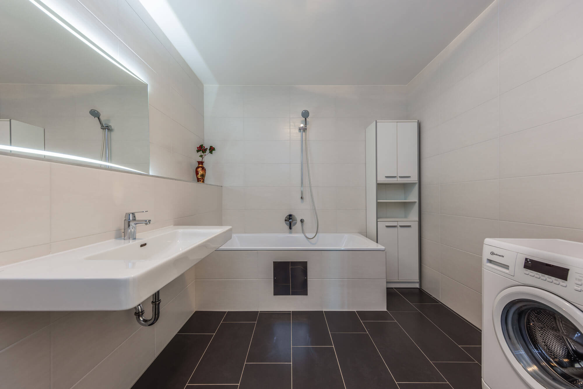 Exclusive living right on the water