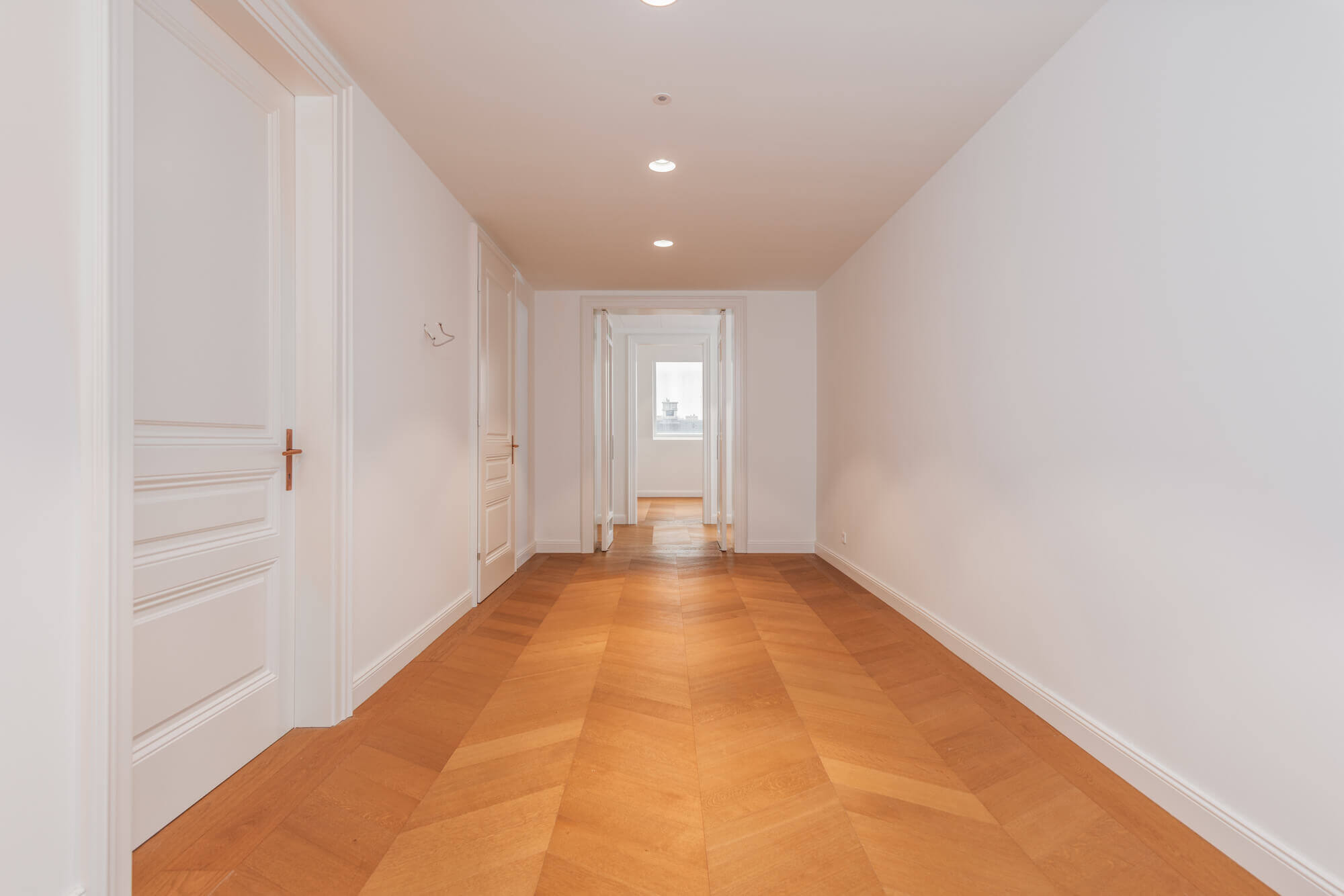 Luxury apartment in prime location near the opera