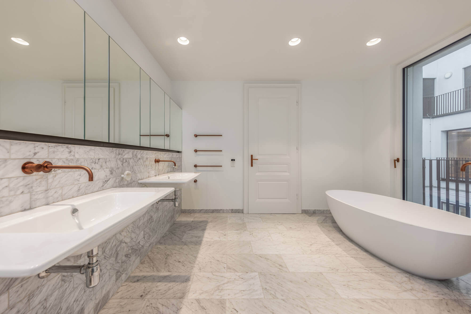 Luxury apartment in prime location near the opera