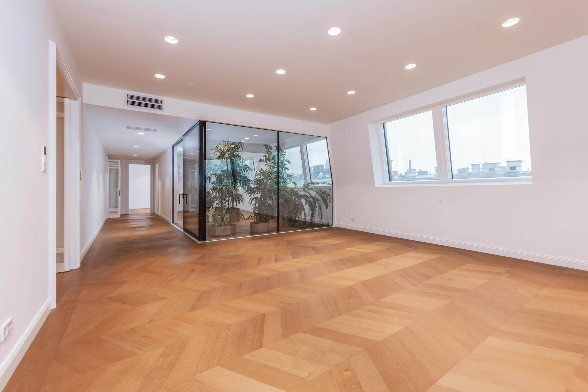 Luxury apartment in prime location near the opera