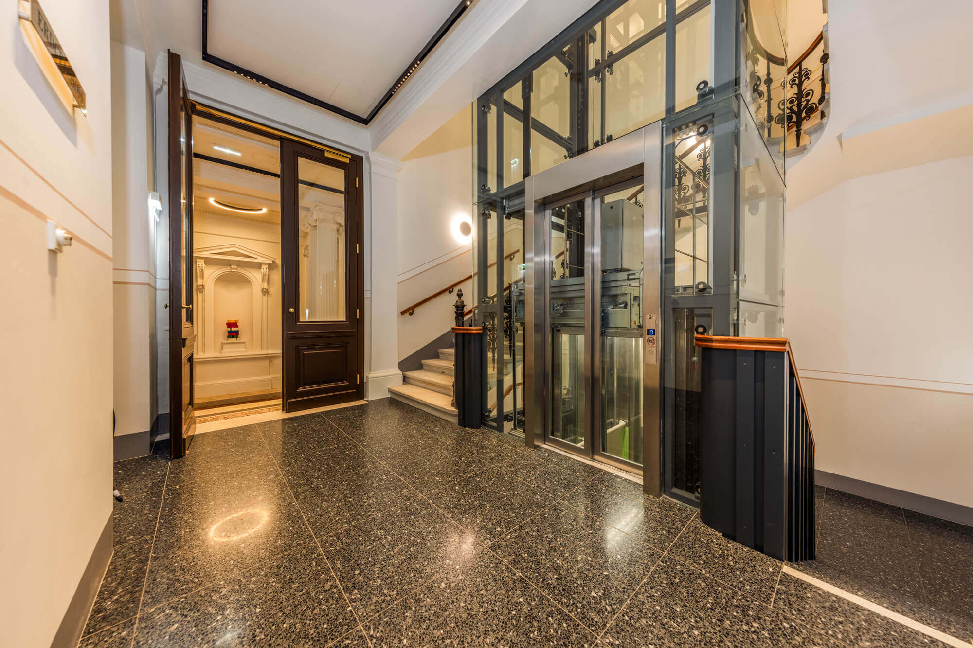 Luxury apartment in prime location near the opera