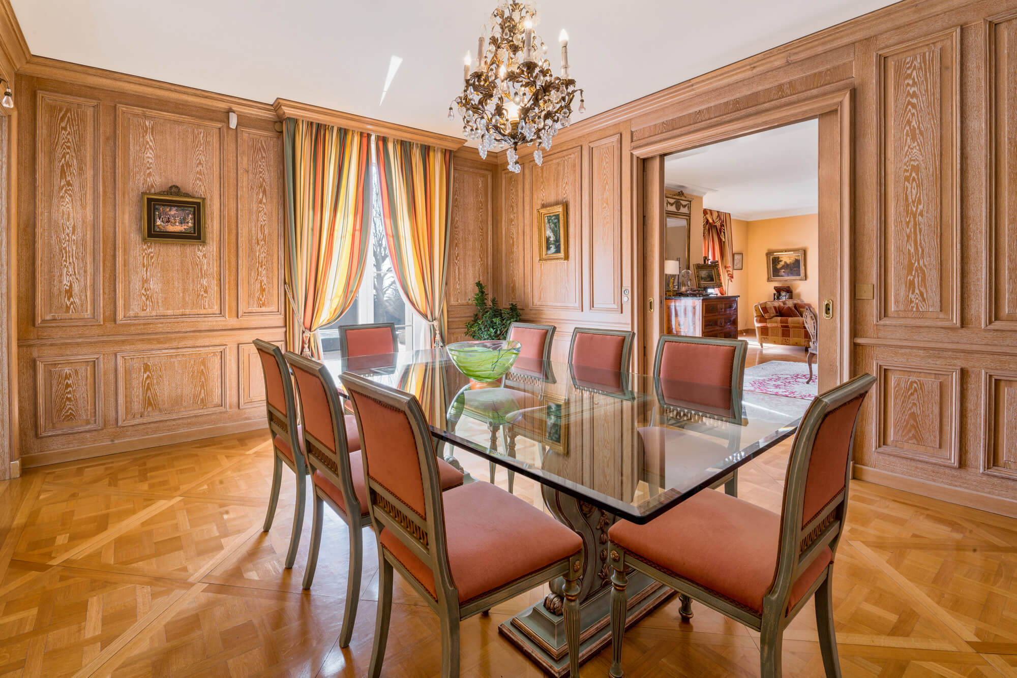 Elegant Manor with Pool and Panoramic Views in Chailly