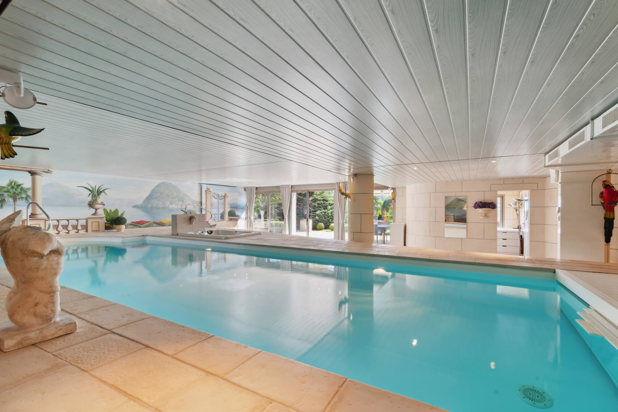 Luxuriöse Villa mit herrlichem Ausblick und Innenpool